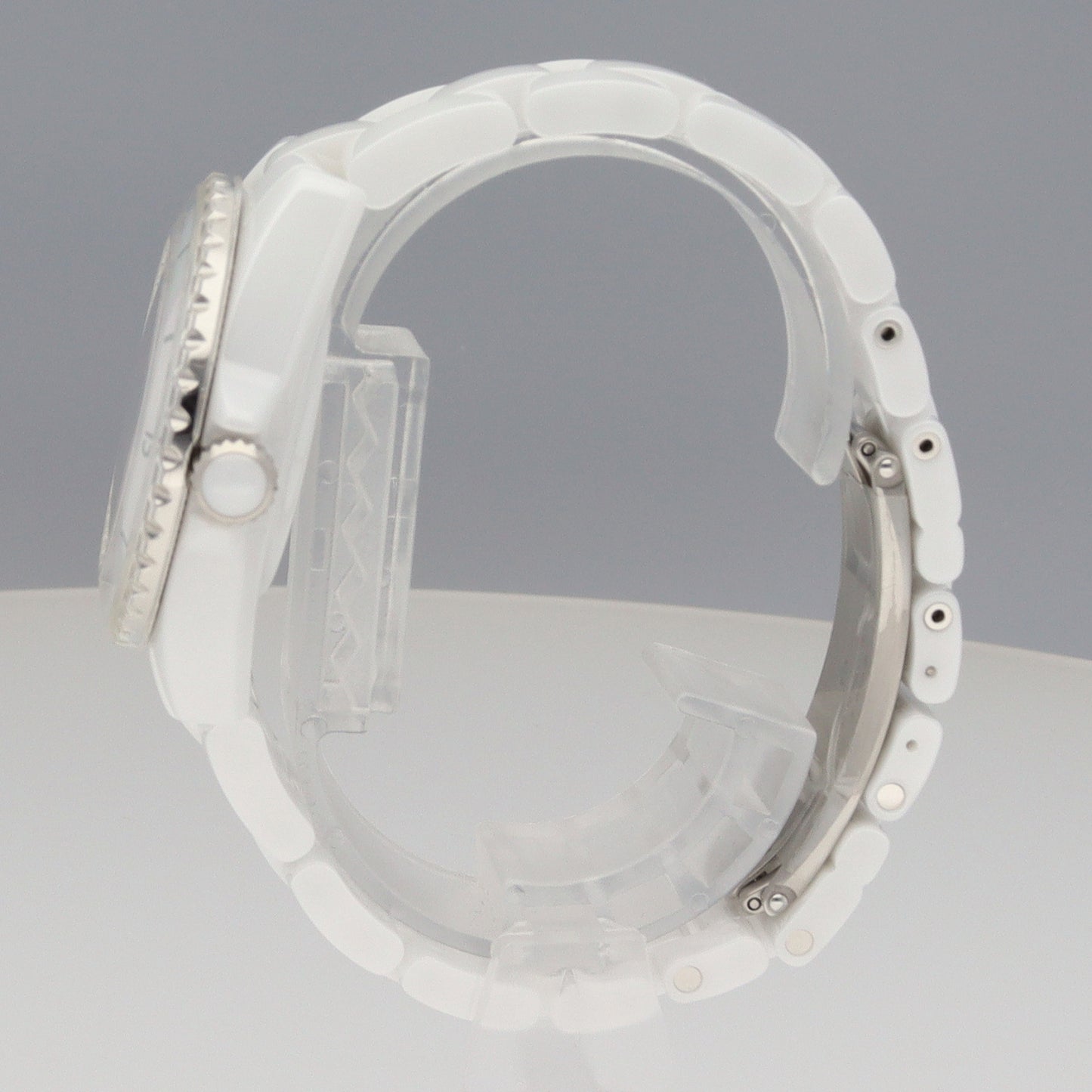 H9741 J21 White 1CHA02-00093