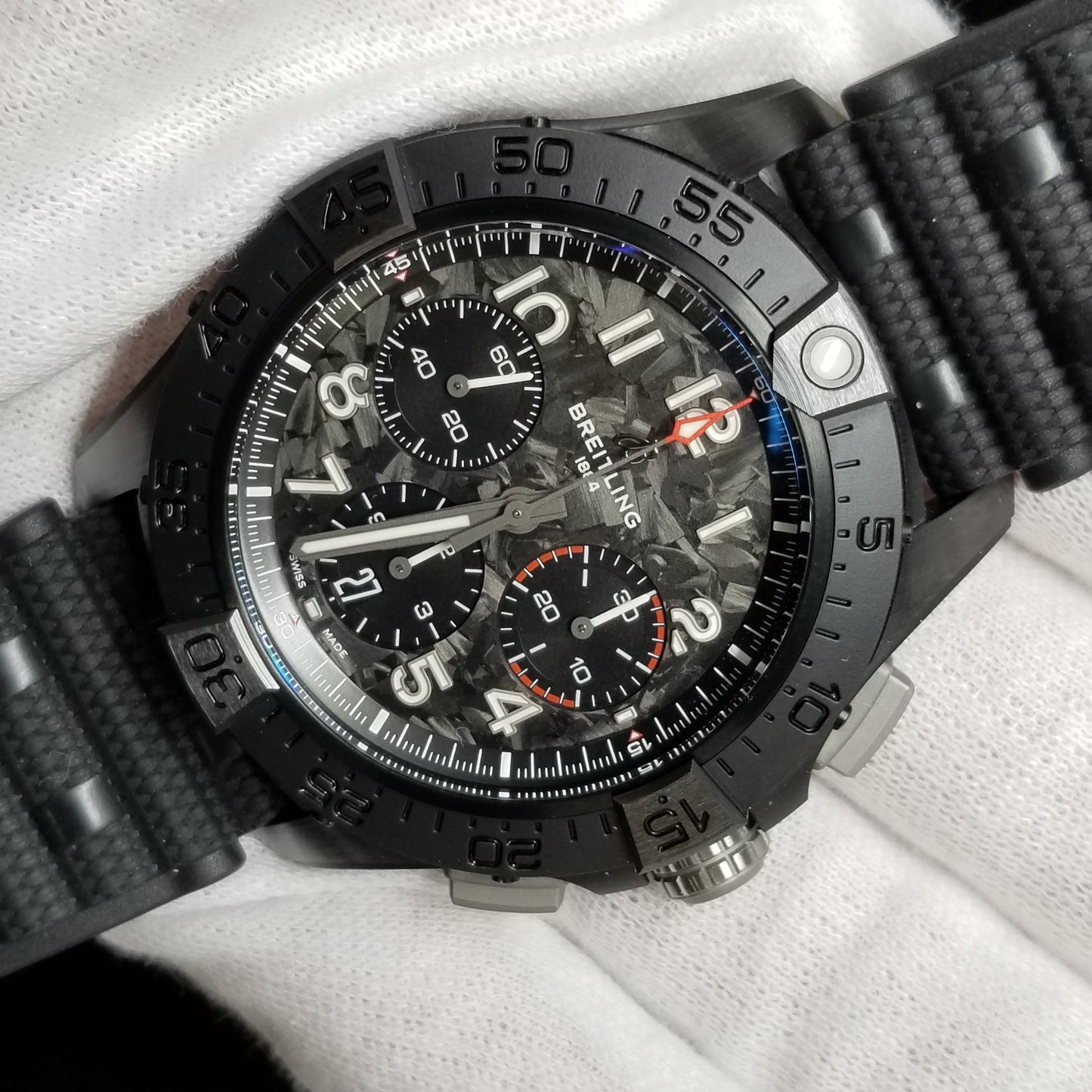 SB0147101B1X1 AVENGER B01 CHRONOGRAPH44 NIGHT MISSION 2BRT33-00185