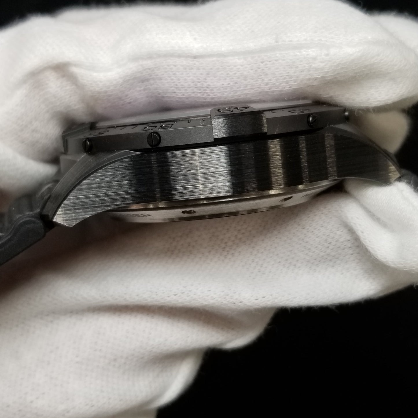 SB0147101B1X1 AVENGER B01 CHRONOGRAPH44 NIGHT MISSION 2BRT33-00185