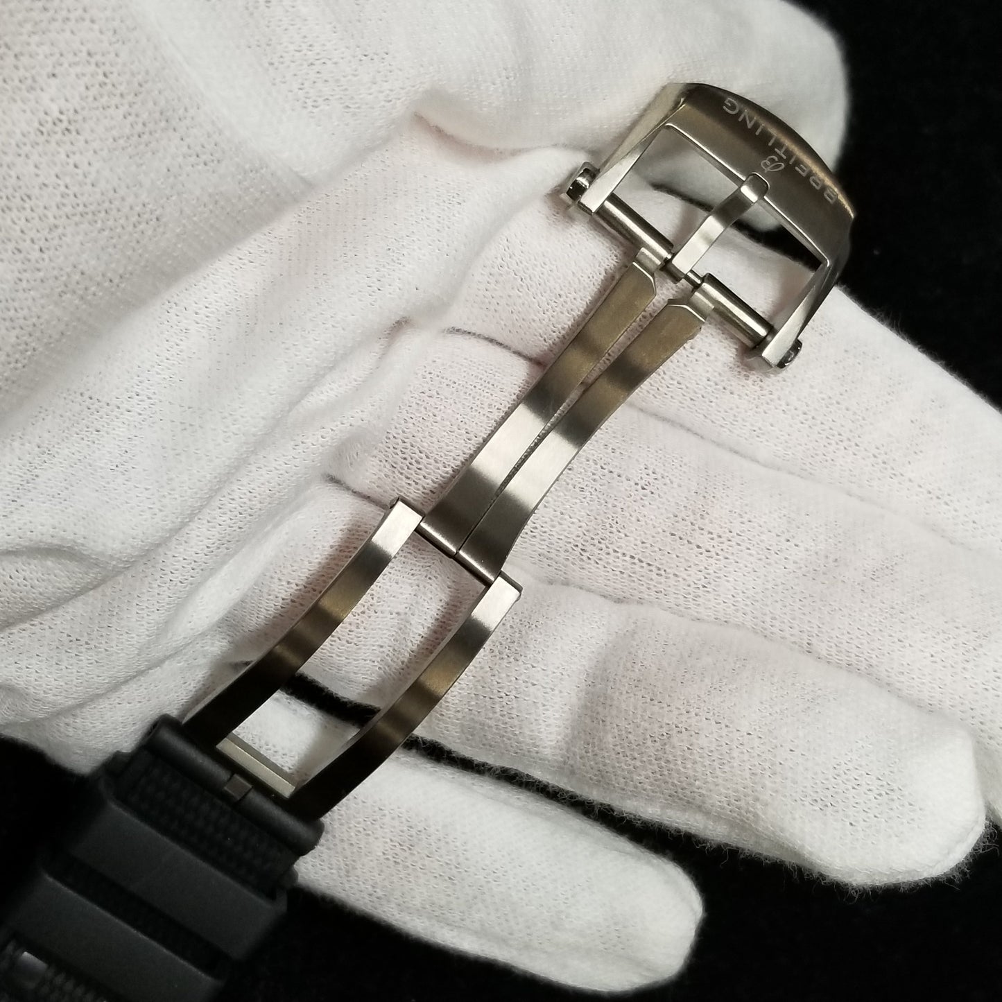 SB0147101B1X1 AVENGER B01 CHRONOGRAPH44 NIGHT MISSION 2BRT33-00185