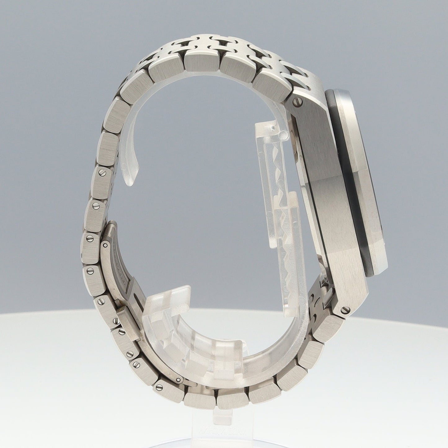 26238TI.00.2000TI.01 Royal Oak Offshore 2A-P01-00074
