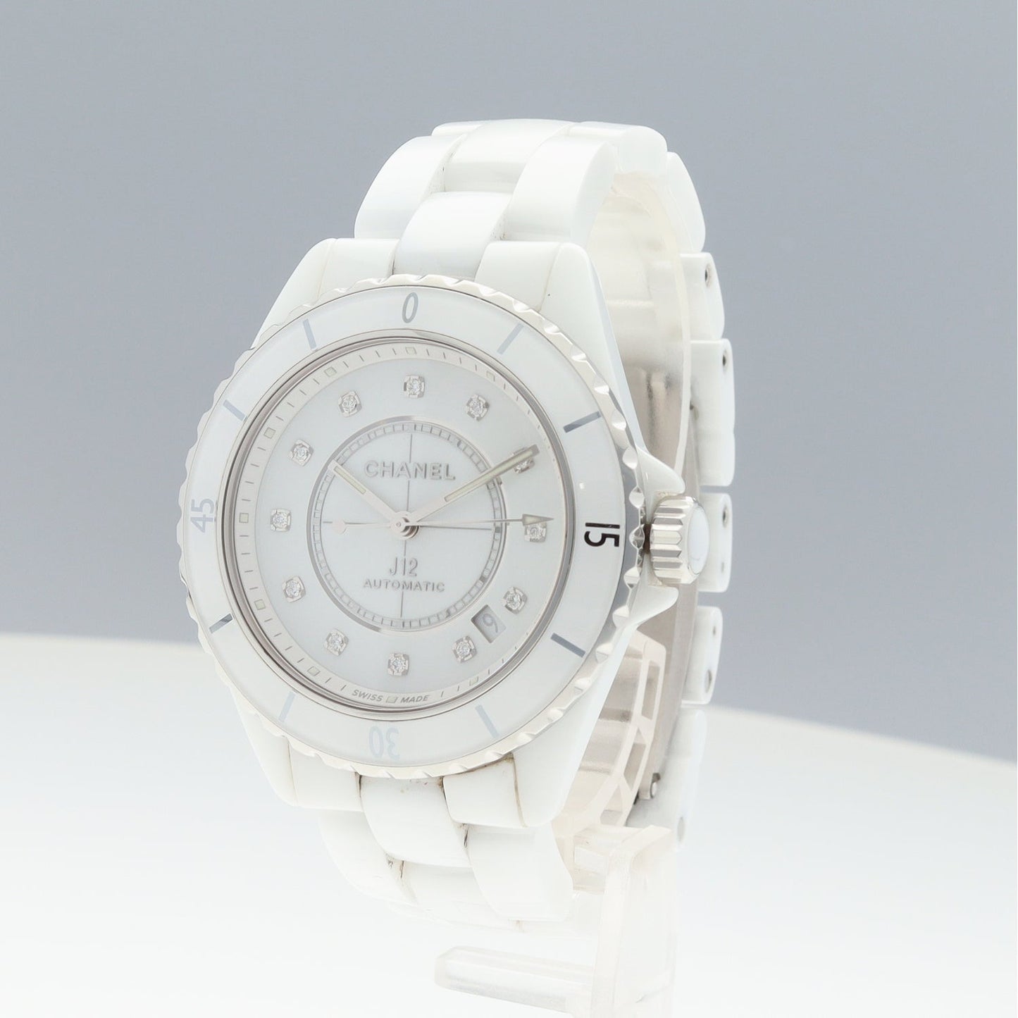 H5705 J12 Automatic 2CHA01-00119
