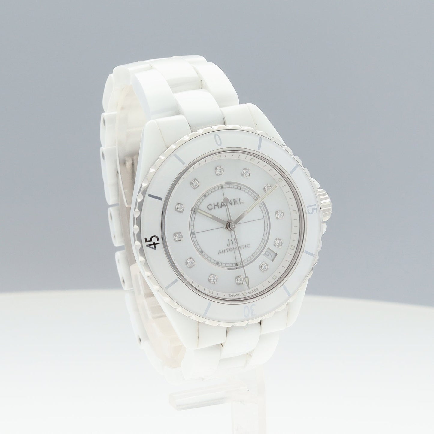 H5705 J12 Automatic 2CHA01-00119