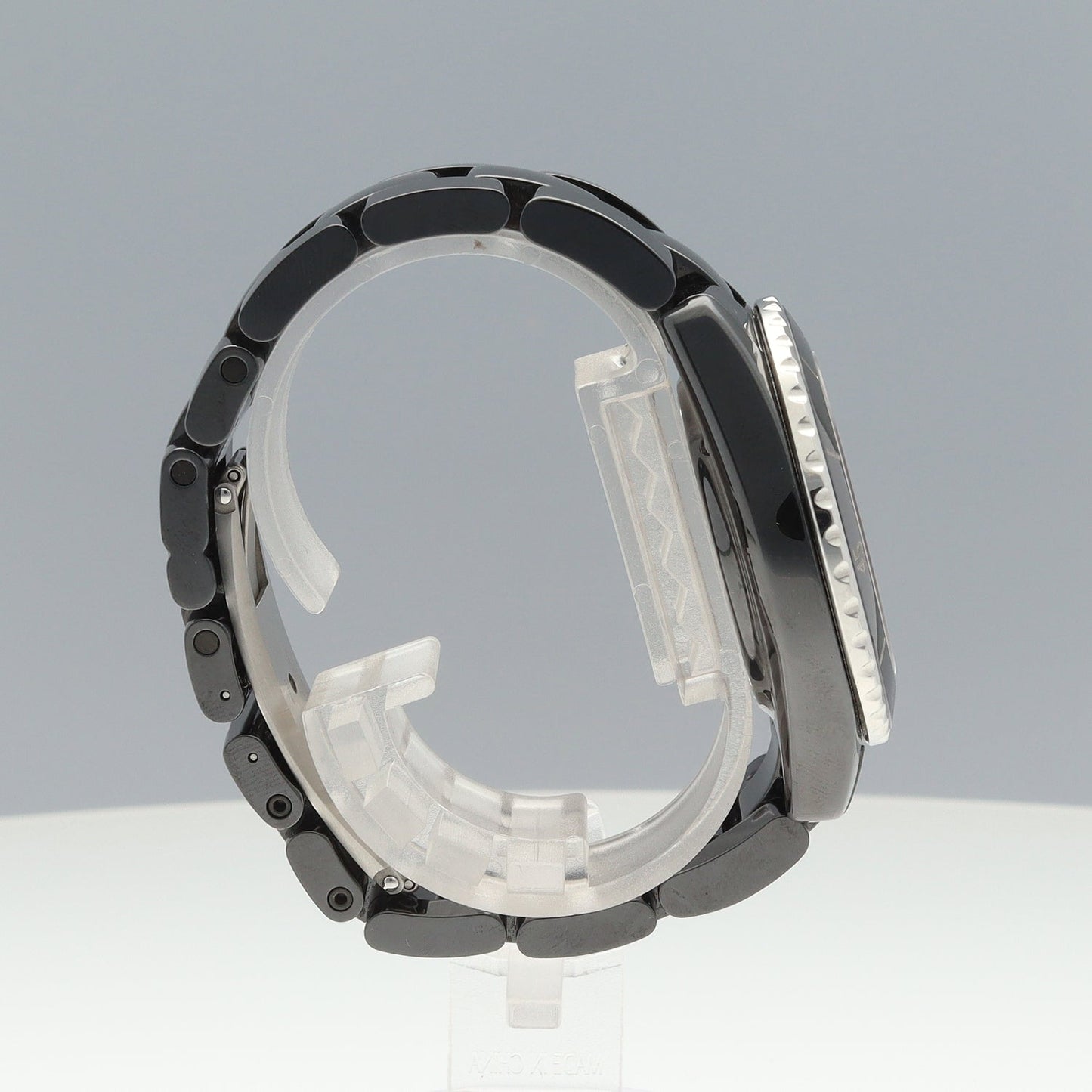 H5697 J12 Automatic 2CHA01-00136