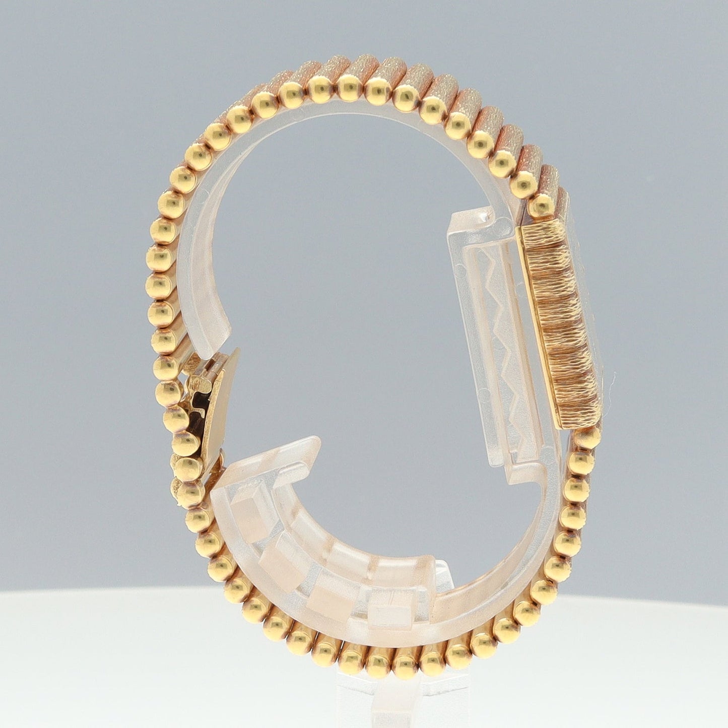 Square 750 Quartz 2JUV33-00001