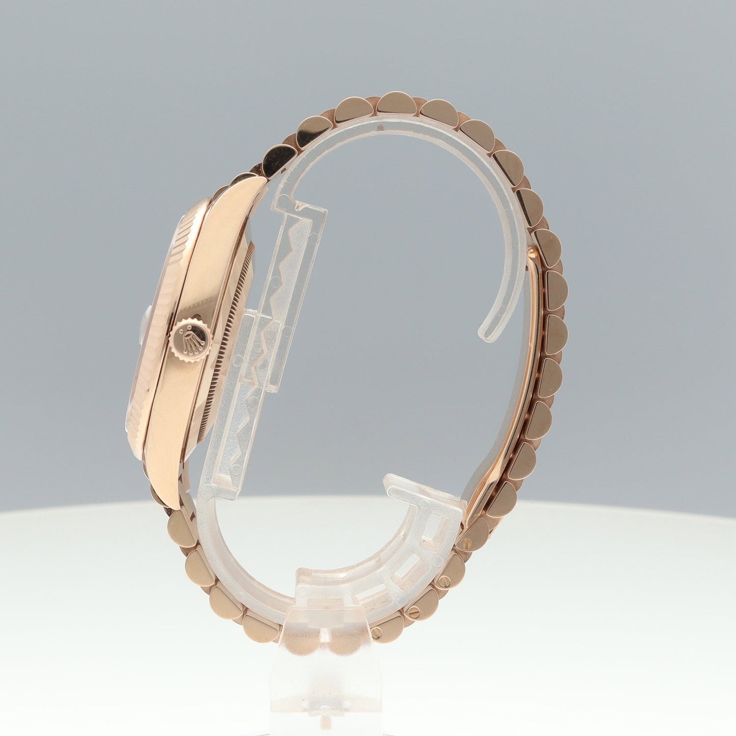 228235A DayDate 40 ERG Q serial 2R-X01-01447