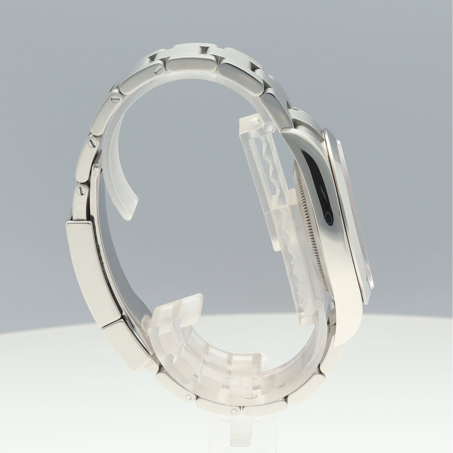 214270 Explorer Random serial 2R-X01-01792