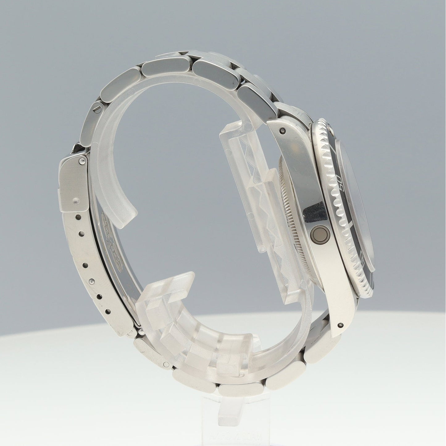 16600 Sea-Dweller U serial 2R-X33-00197