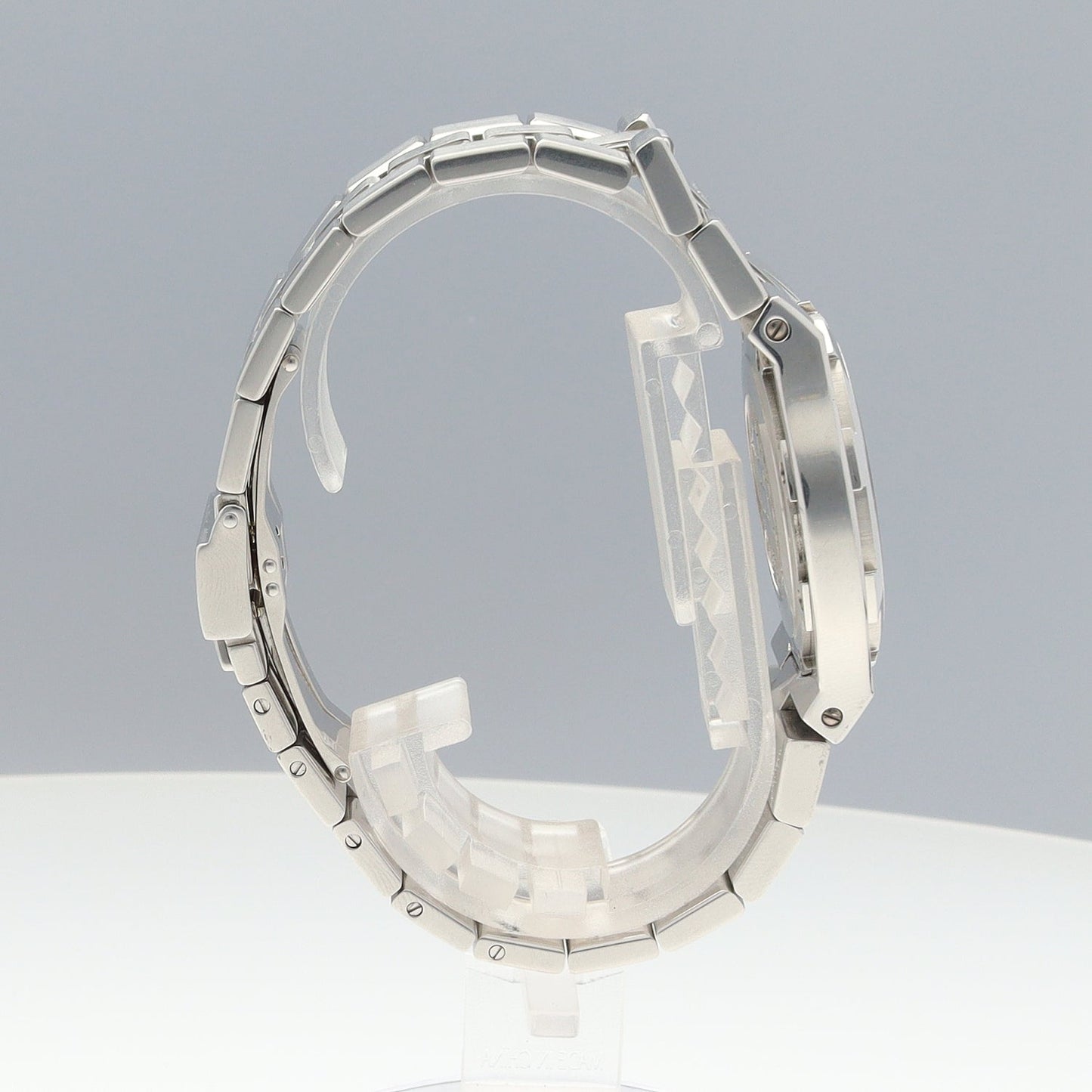 42052/423A Overseas Medium 2V-C01-00148