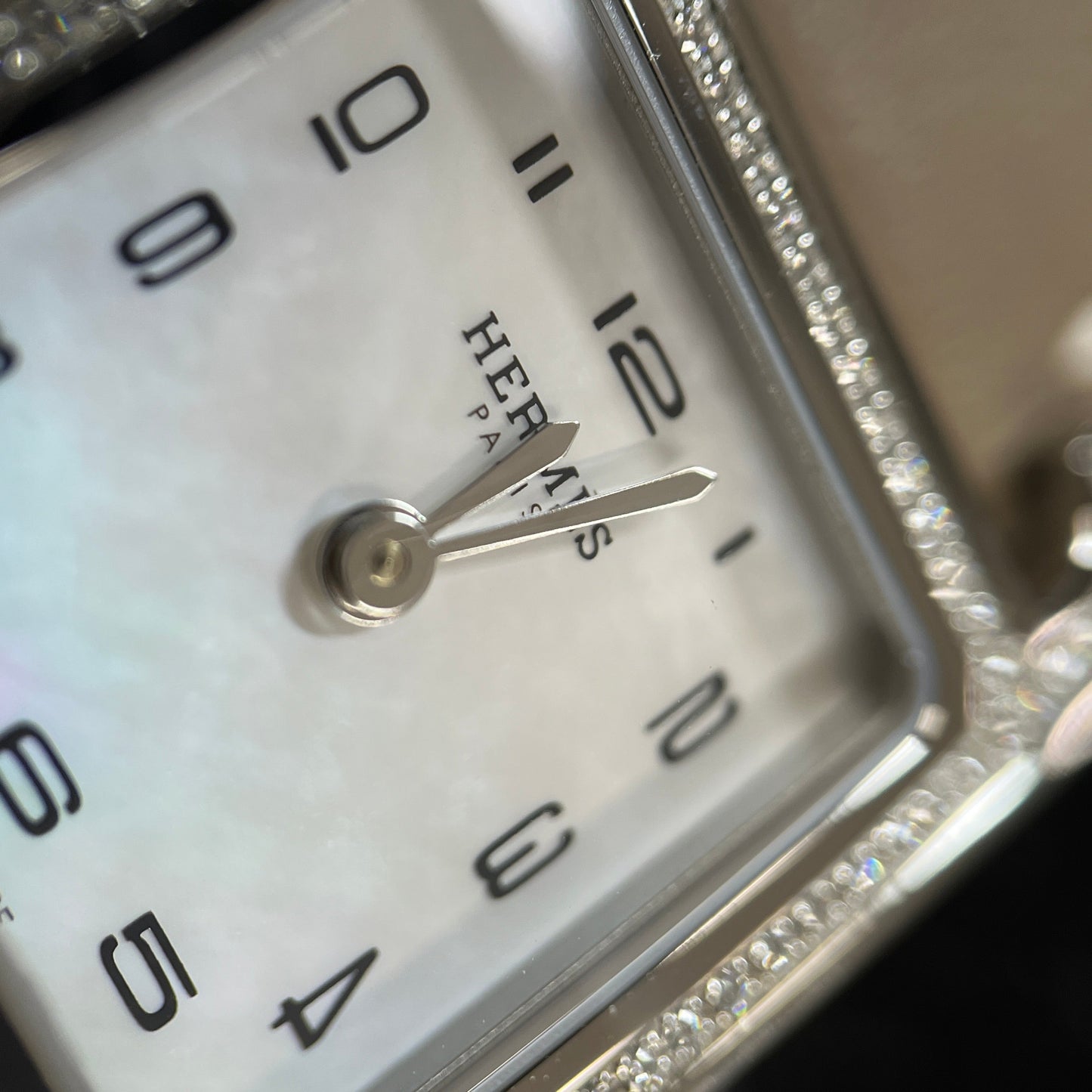 HH1.235 H Watch 2HER01-00228