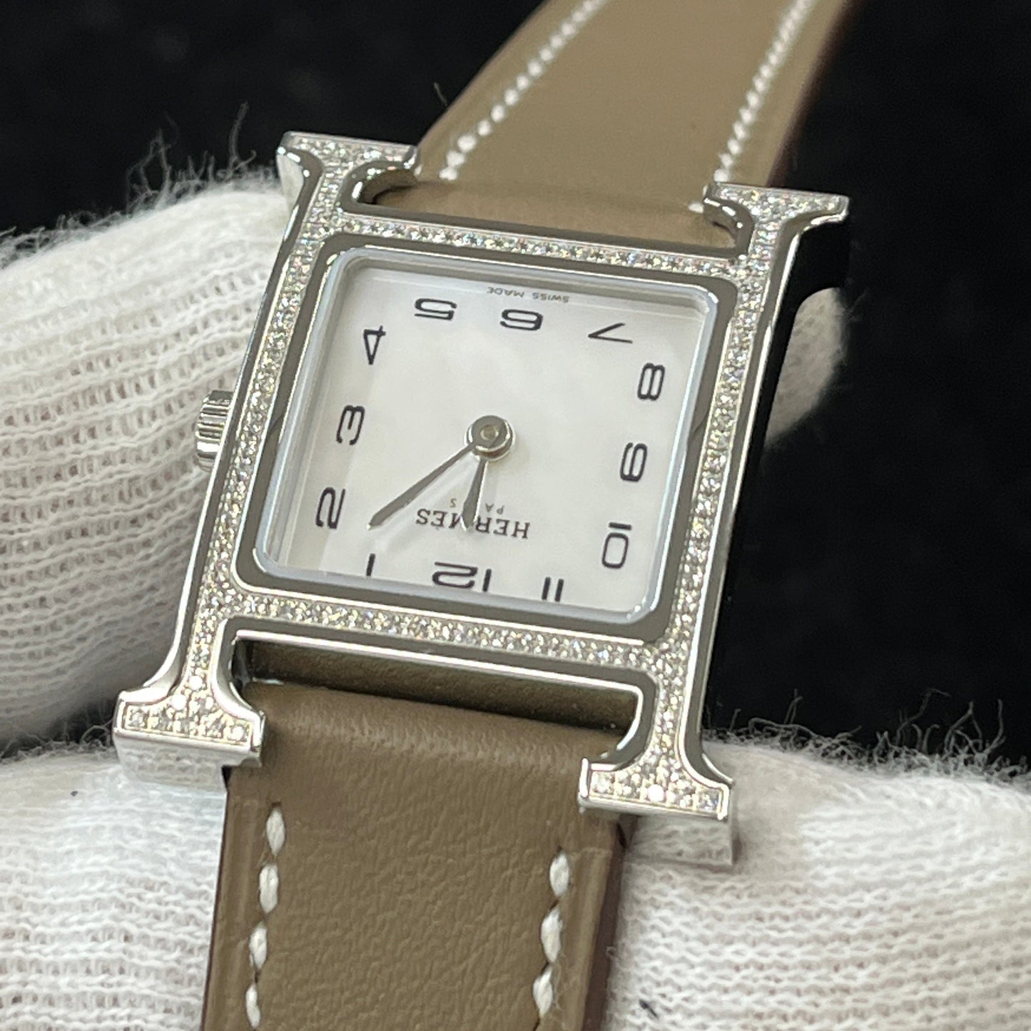 HH1.235 H Watch 2HER01-00228