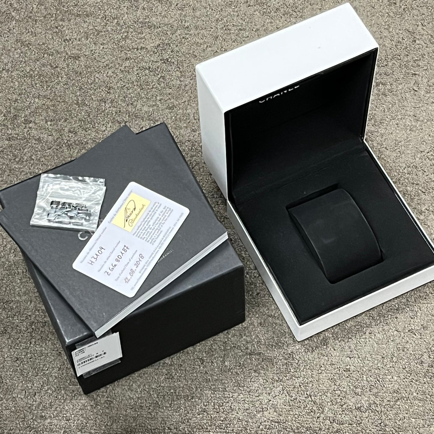H3109 J12 Automatic 2CHA01-00144