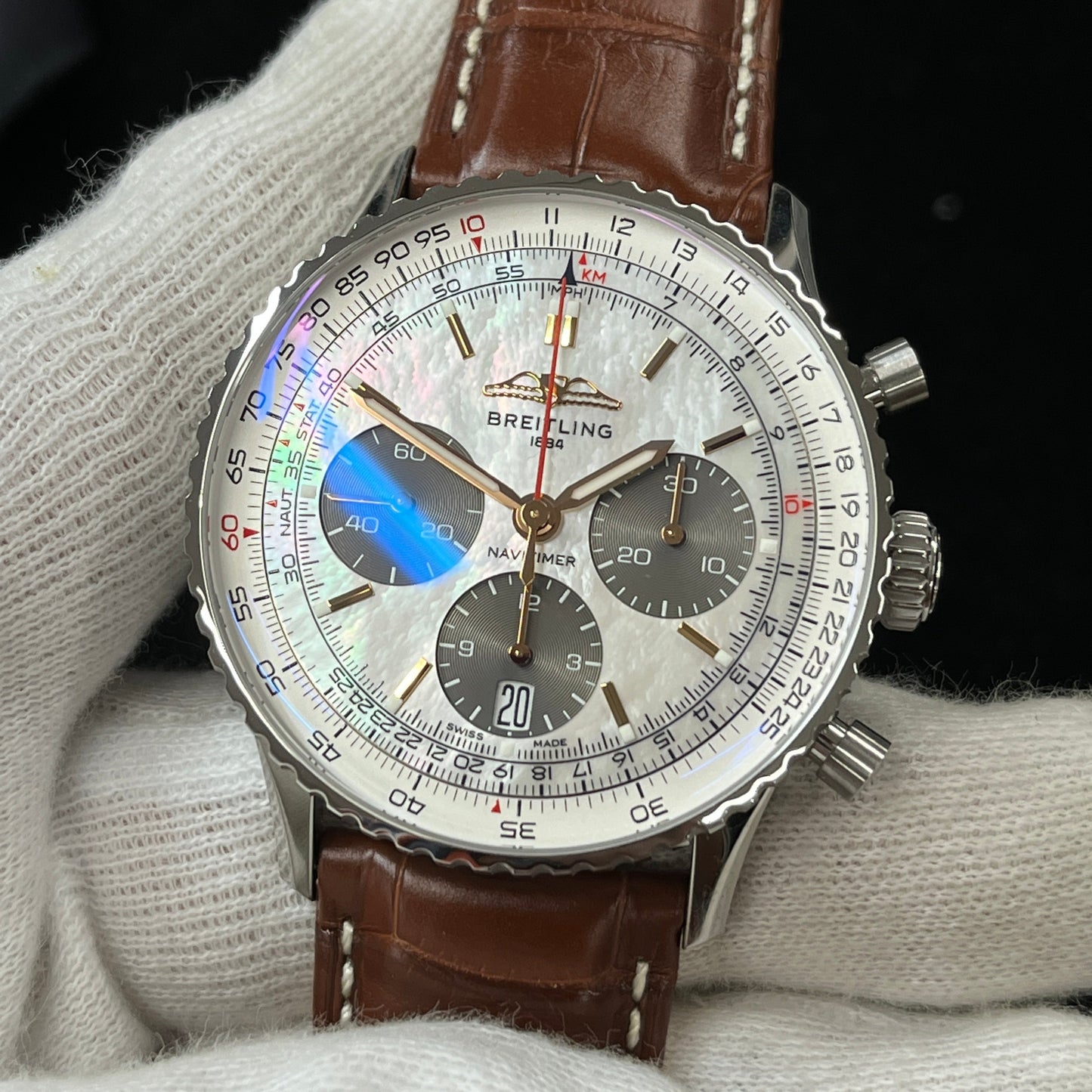 AB0139211A1P1 Navitimer B01 Limited to Japan 2BRT01-00190