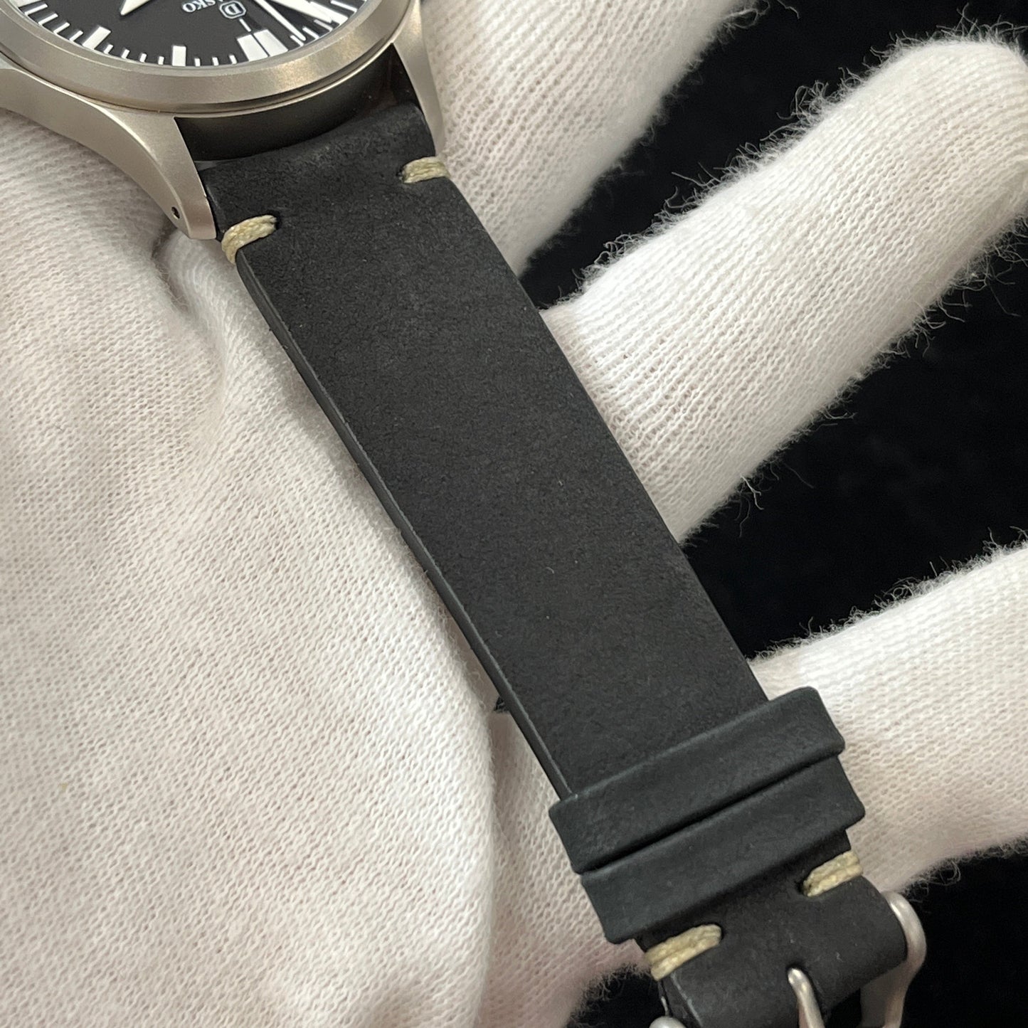DS30 L Sporty three hands 2DMS01-00001