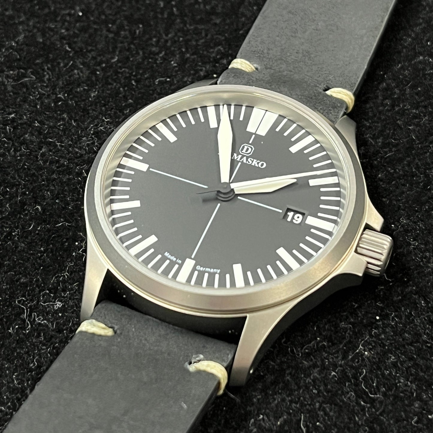 DS30 L Sporty three hands 2DMS01-00001