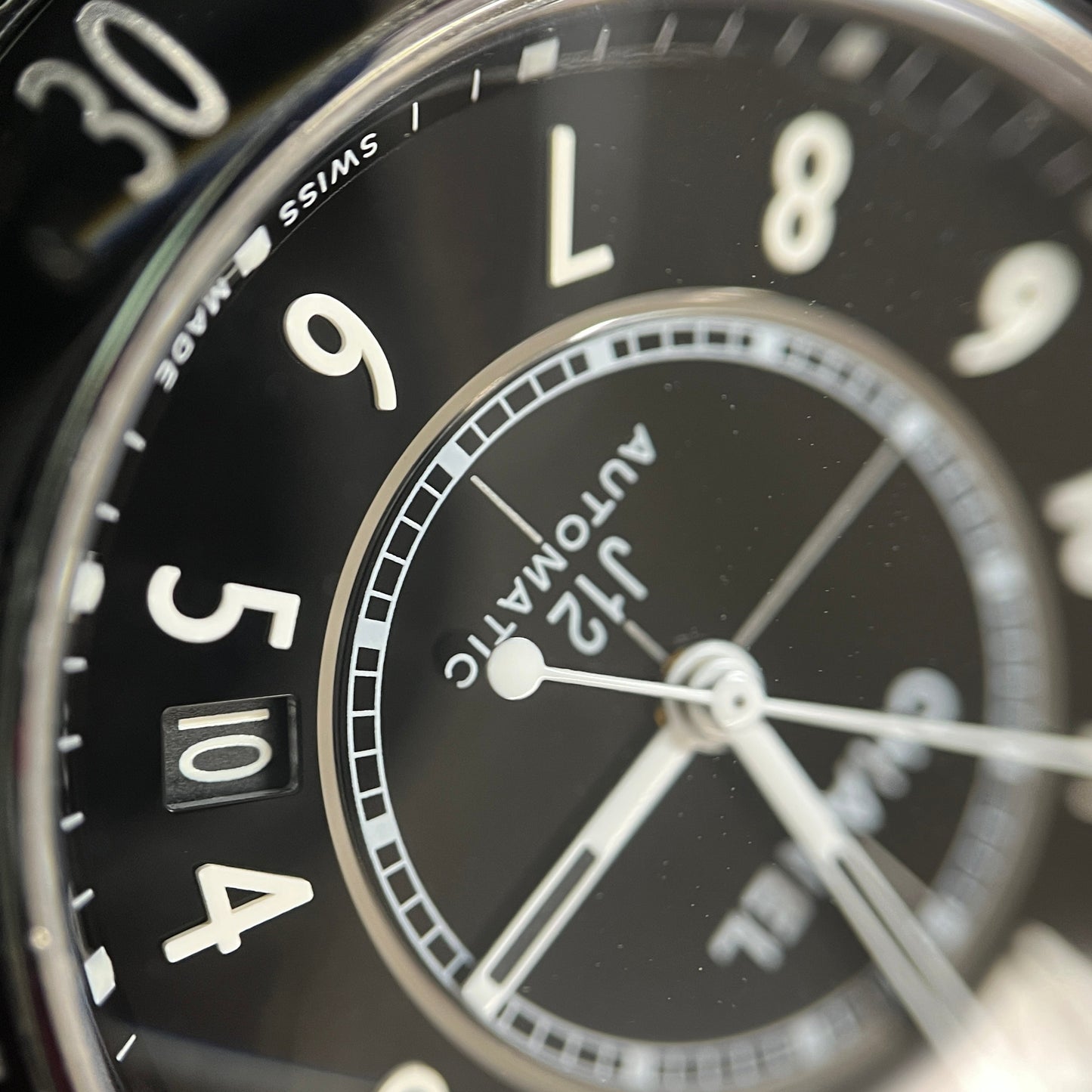 H5697 J12 Automatic 2CHA01-00136