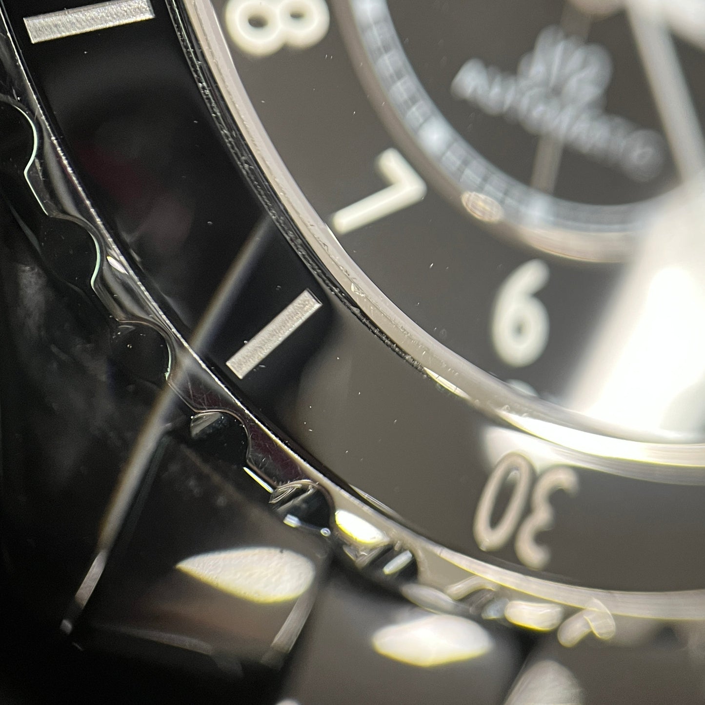 H5697 J12 Automatic 2CHA01-00136