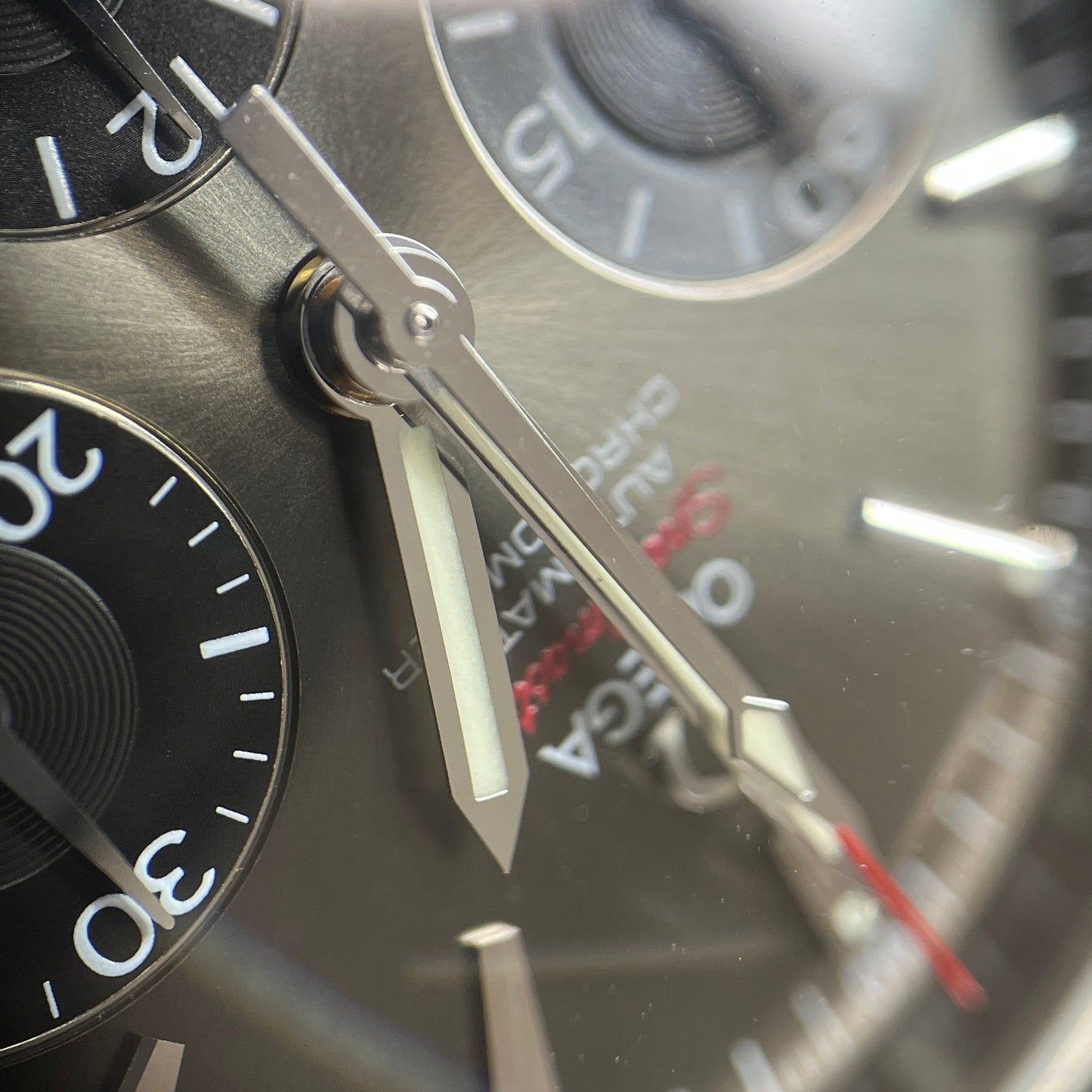 323.30.40.40.06.001 Speedmaster Date 2O-M01-00598