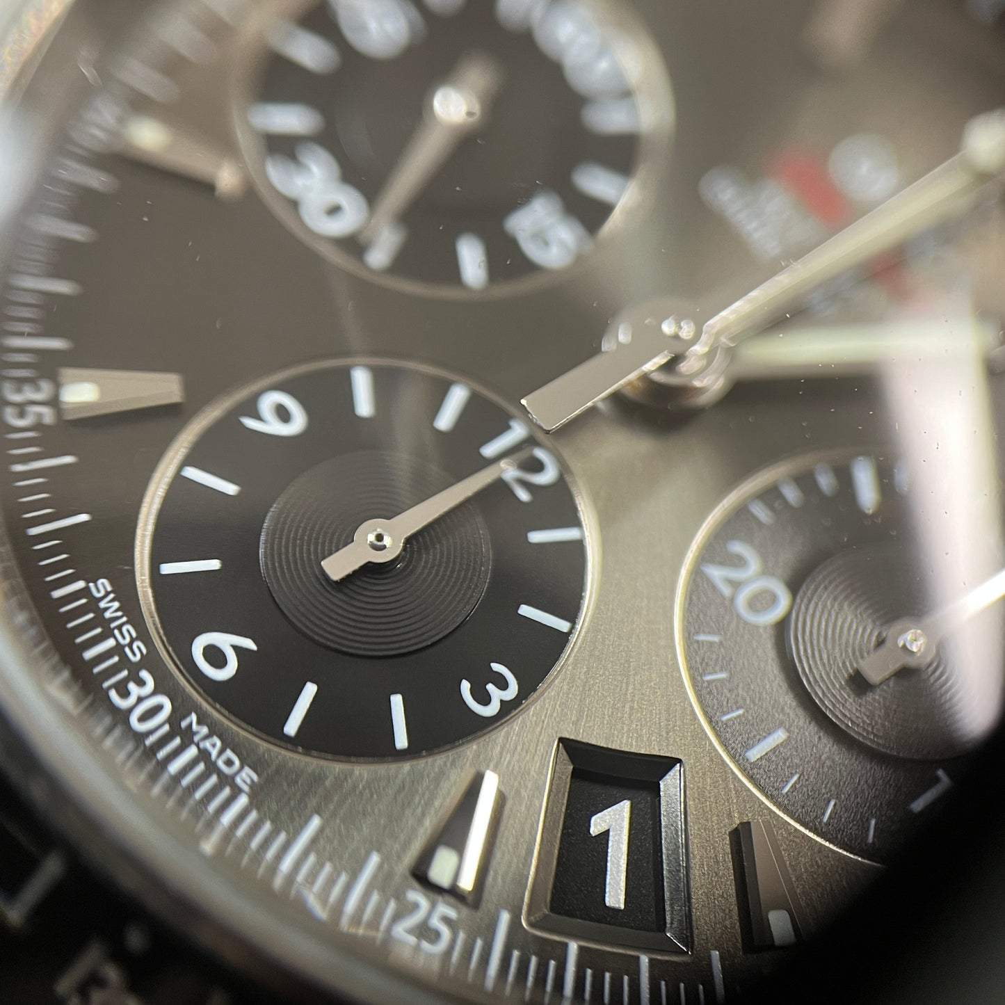 323.30.40.40.06.001 Speedmaster Date 2O-M01-00598