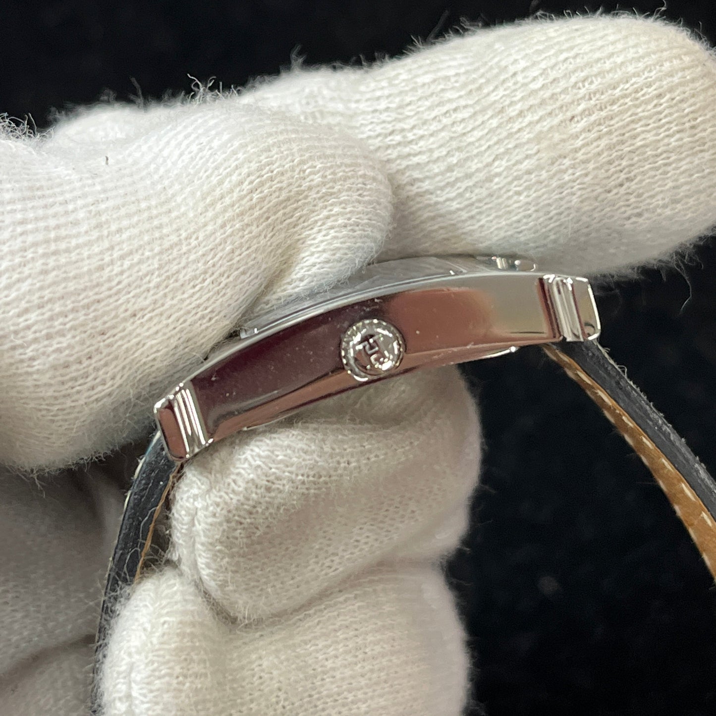 HH1.210 H watch 2HER01-00261