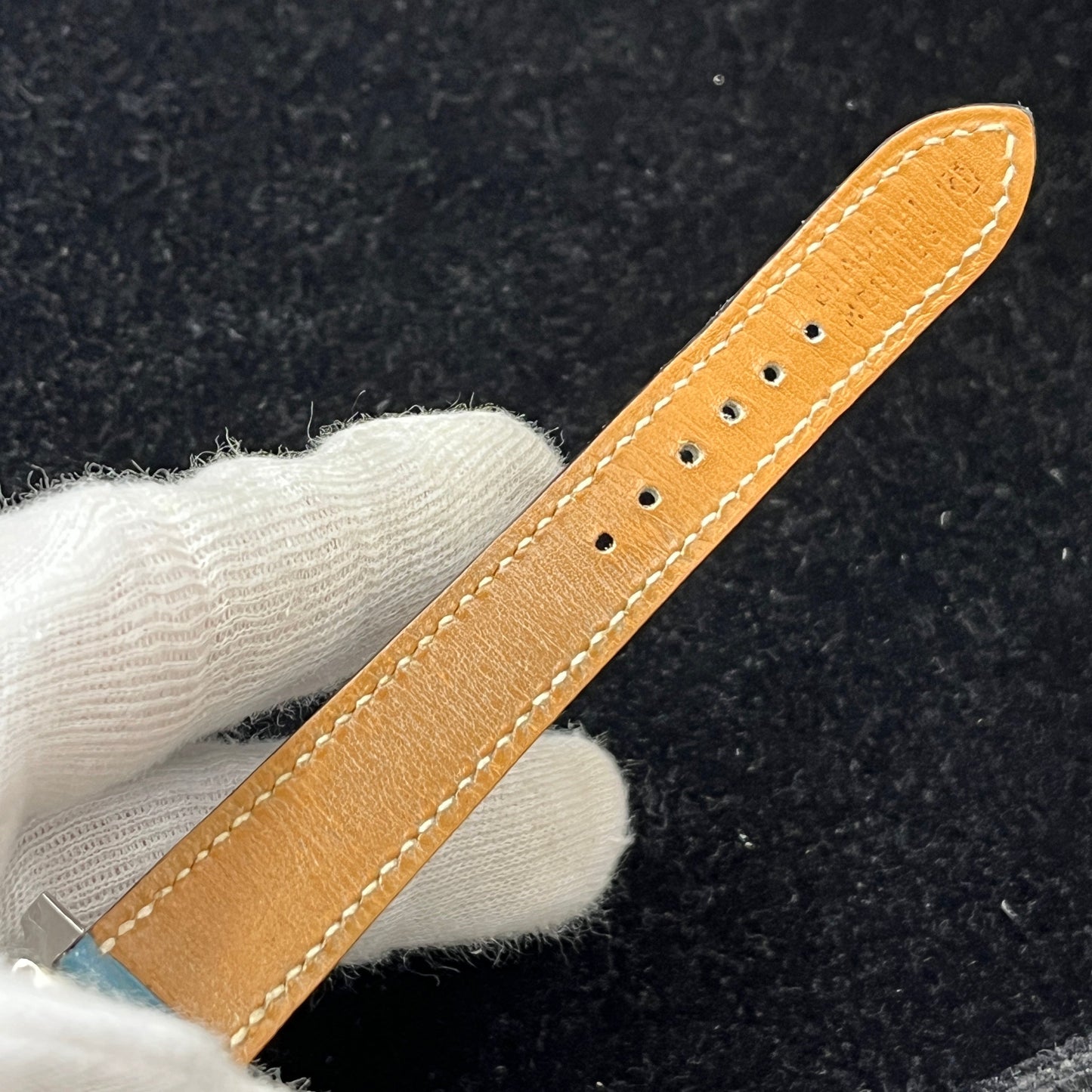 HH1.210 H watch 2HER01-00261