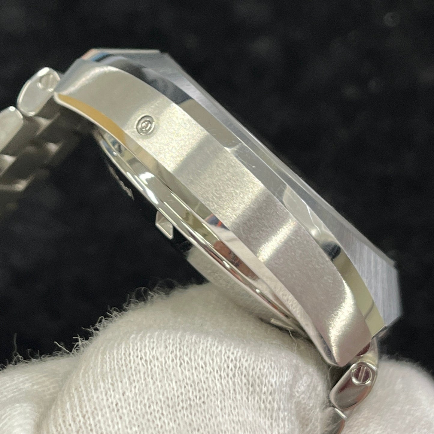 327.10.43.50.06.001 Speedmaster Mark II Co‑Axial 2O-M01-00528