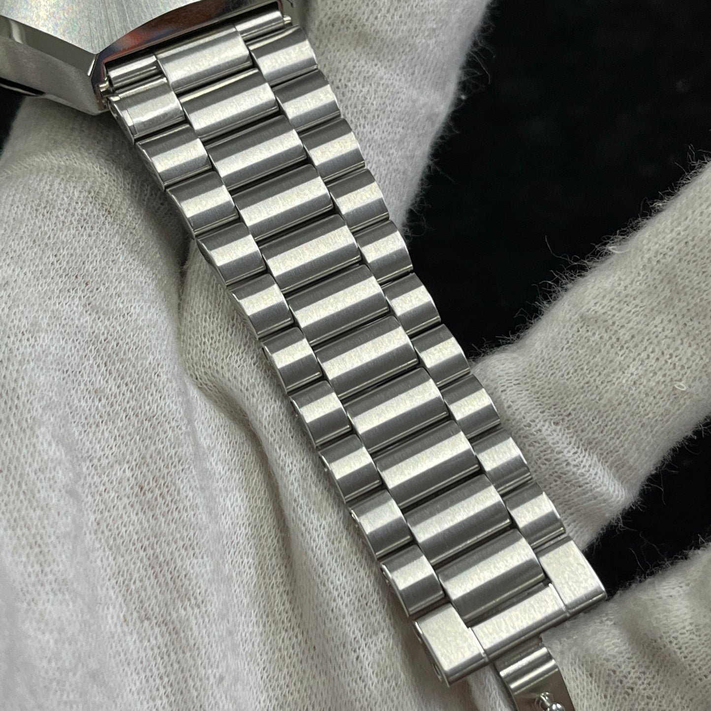 327.10.43.50.06.001 Speedmaster Mark II Co‑Axial 2O-M01-00528