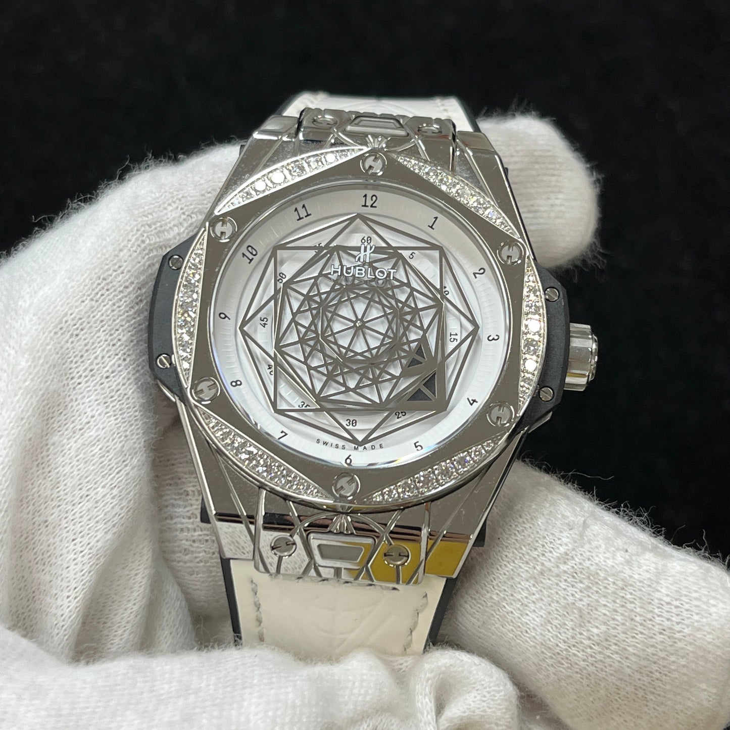 465.SS.2027.VR Big Bang Limited production of 200 pcs 2HUB01-00253