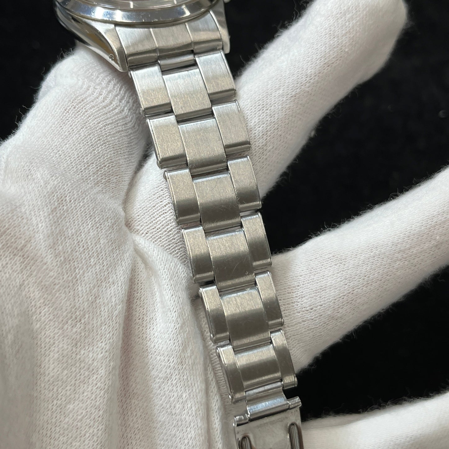 1500 Oyster Perpetual Date Restore dial Cal.1570 23***** Serial 2R-X01-01385