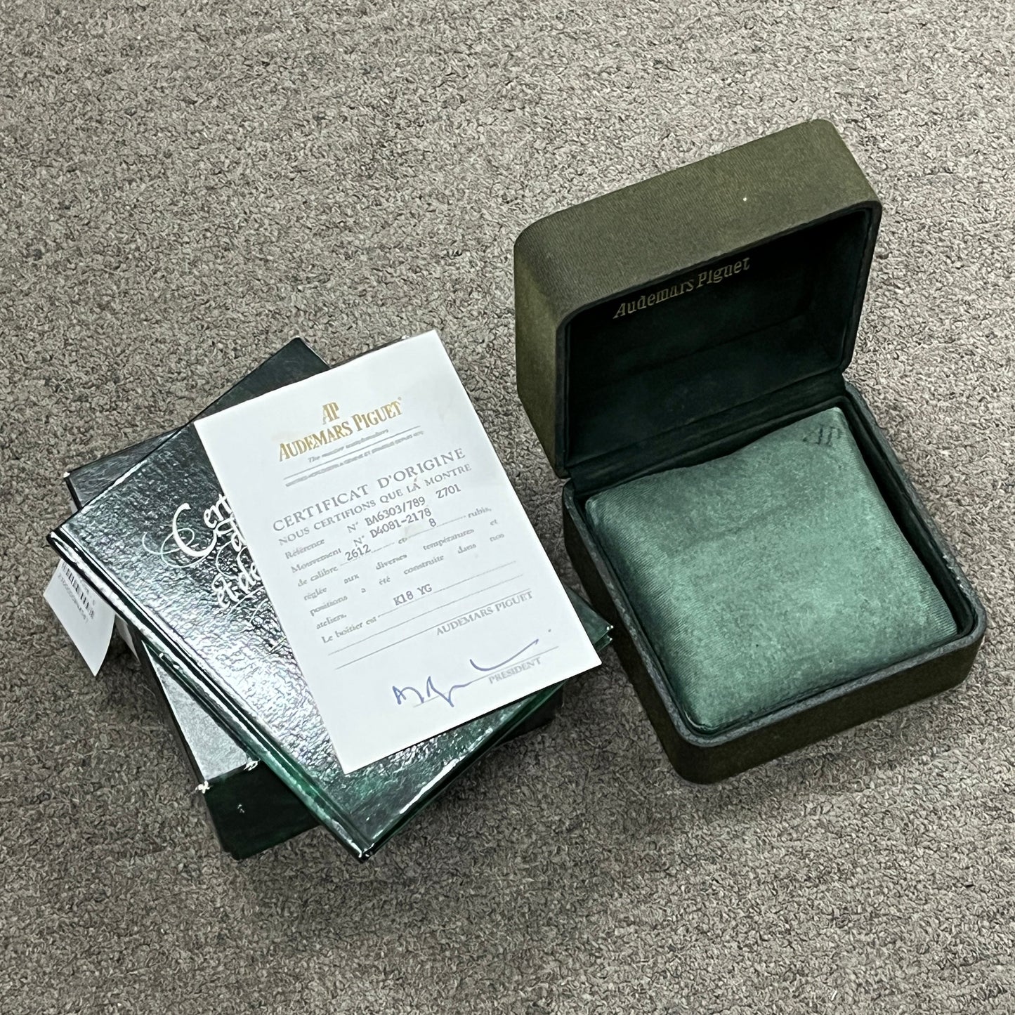 BA6303/789 Royal oak YG 2ADP33-00007