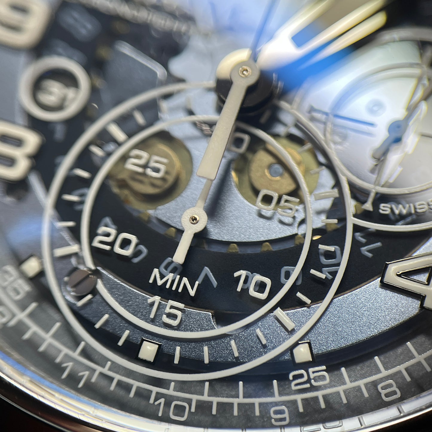 2CCACU04AT33S Chronofighter Oversize Target 2GRH33-00003