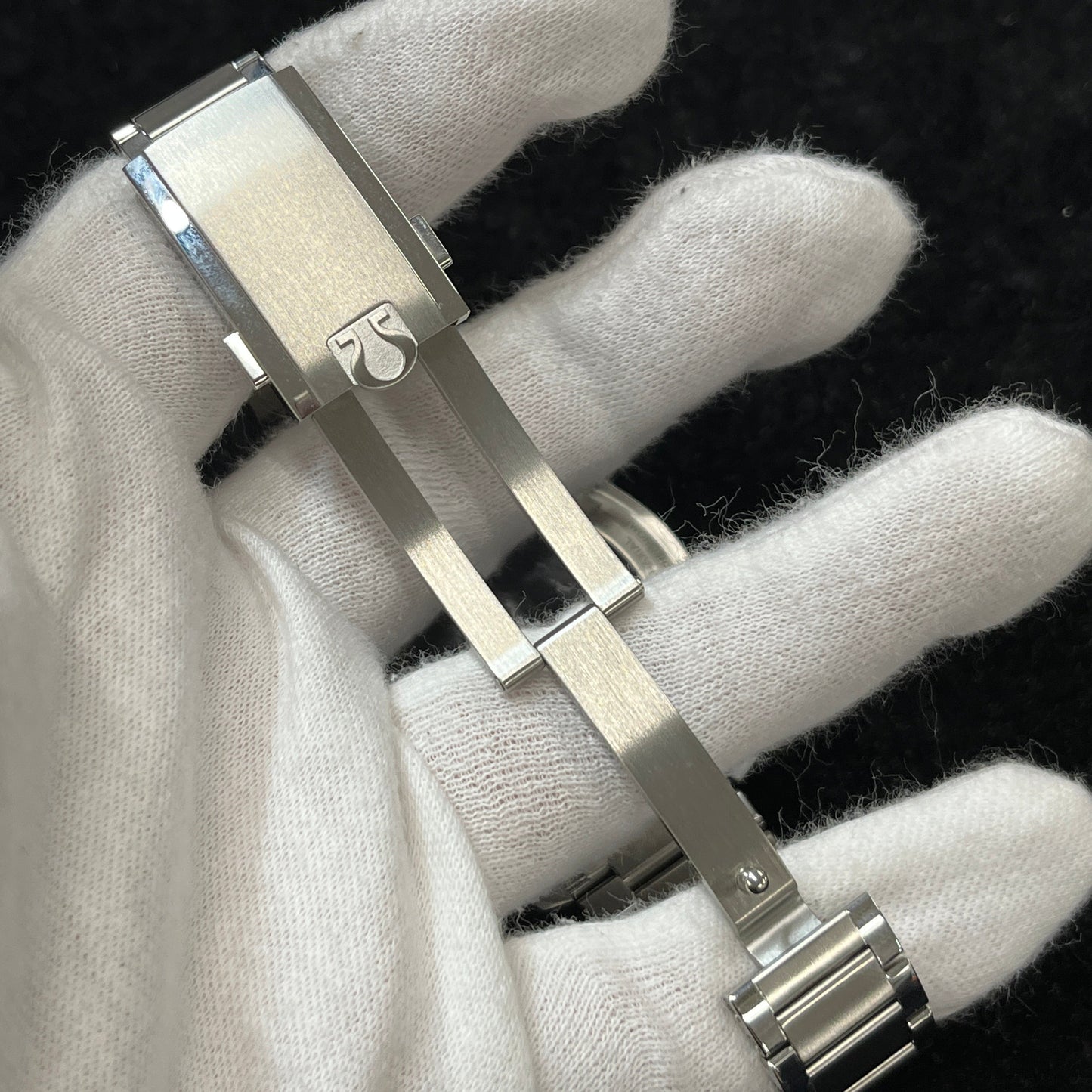 310.20.42.50.01.001 Speedmaster Commemorative model Co-Axial Master 2O-M33-00056