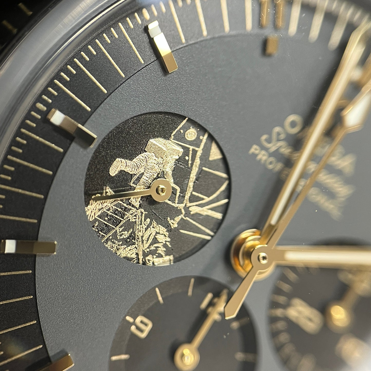 310.20.42.50.01.001 Speedmaster Commemorative model Co-Axial Master 2O-M33-00056