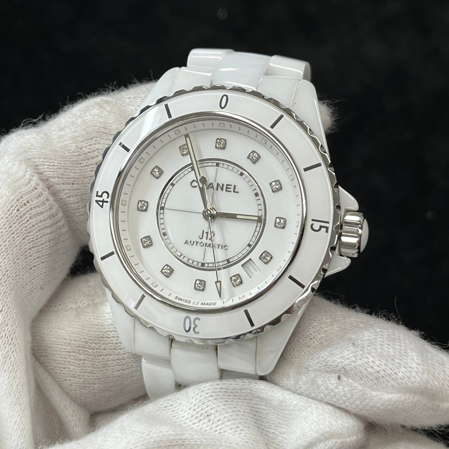 H5705 J12 Automatic 2CHA01-00119