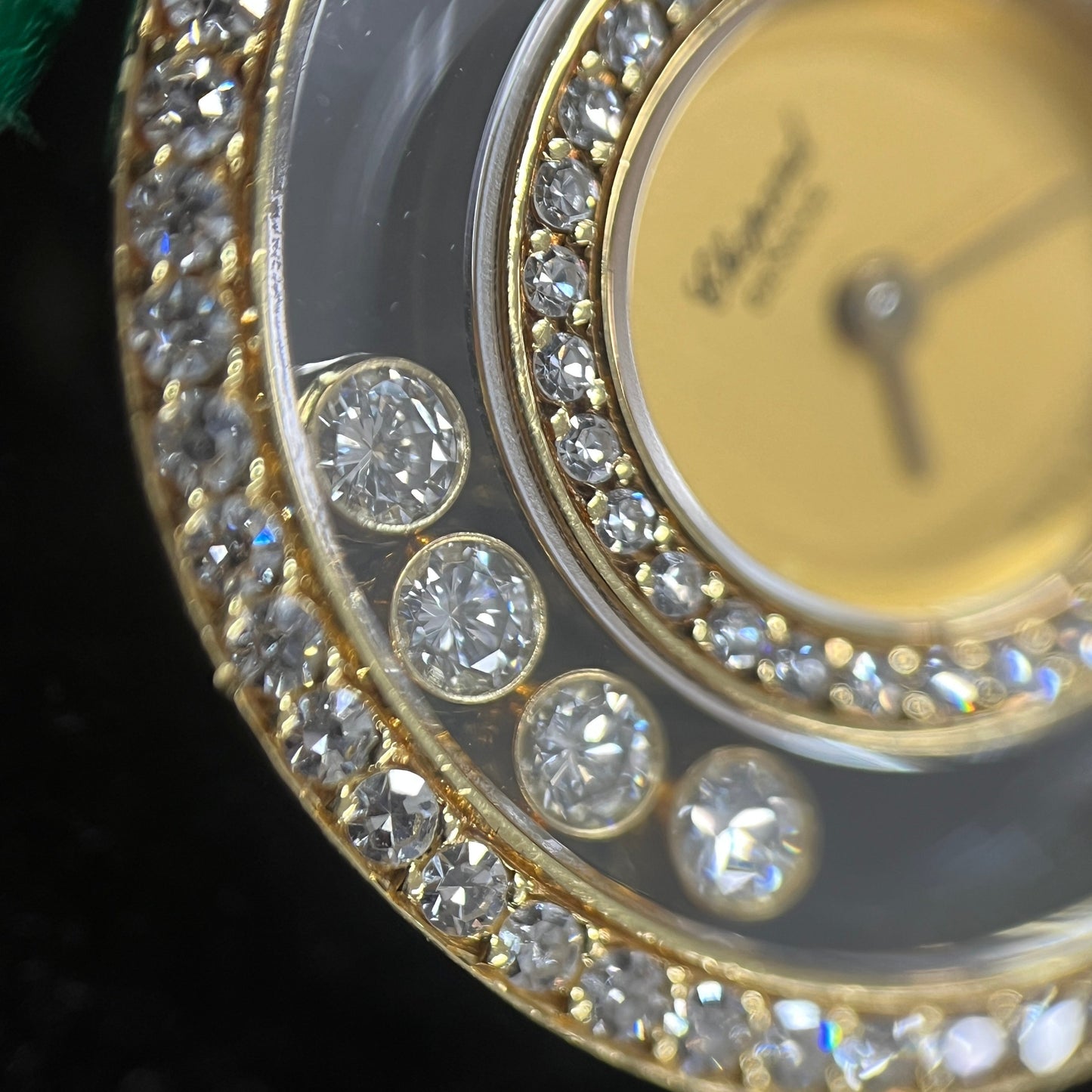 20/3957 Happy Diamond Bezel Lug Diamond YG 2CHO01-00060