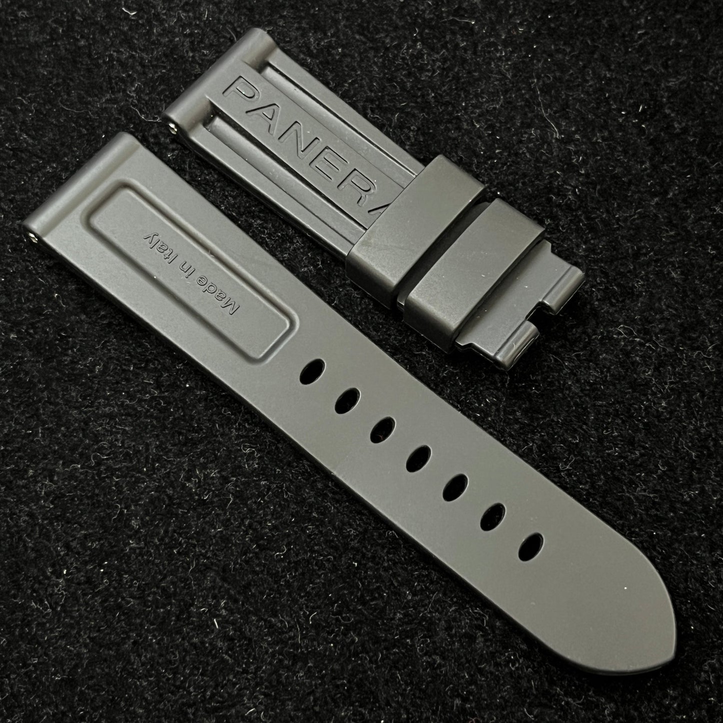 PAM01086 Luminor Base logo 2PAN01-00241