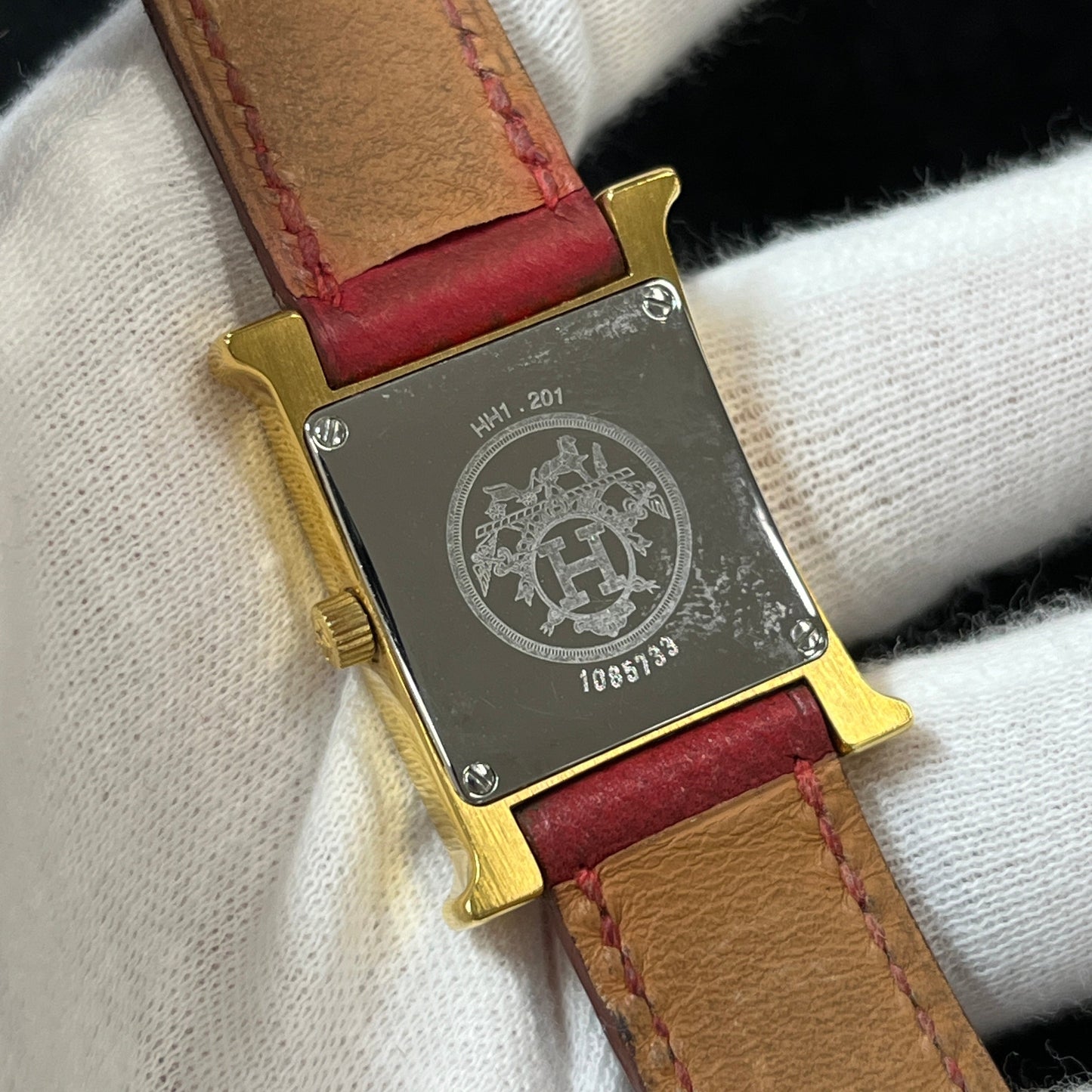 HH1.201 H watch 2HER33-00010
