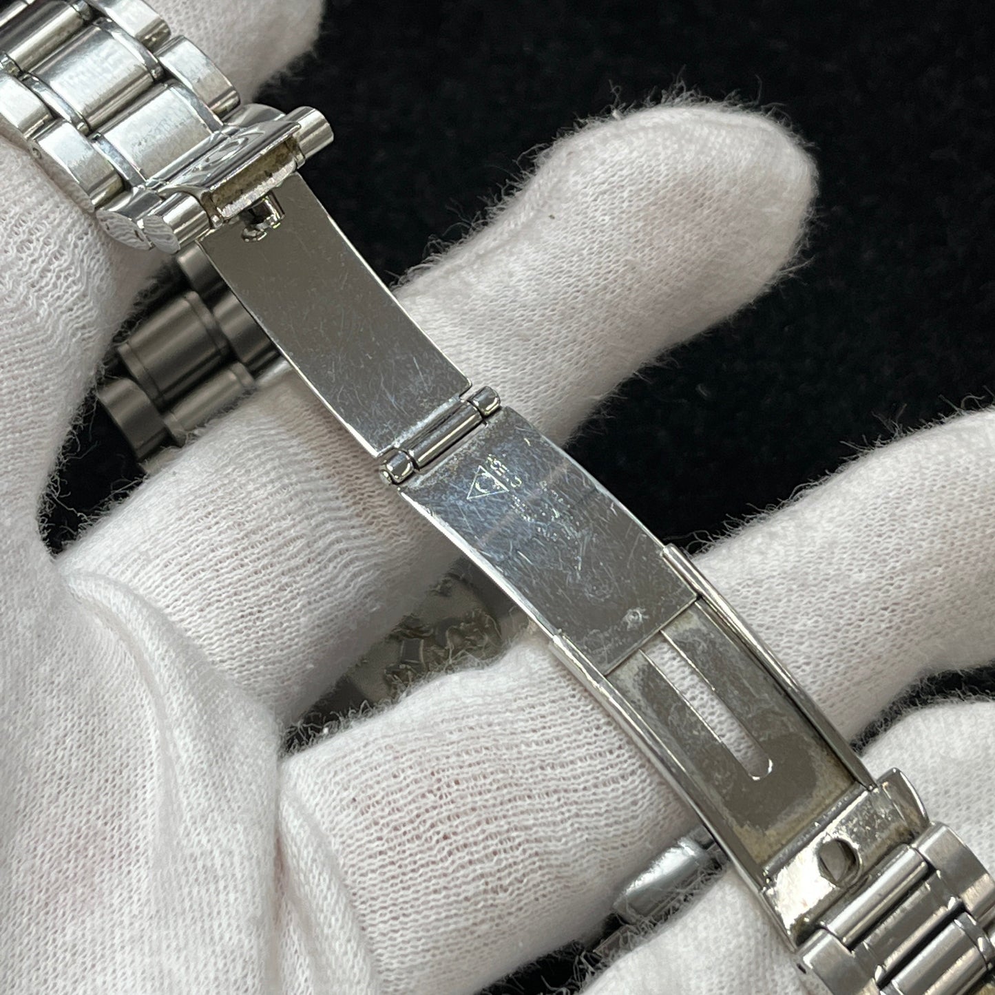 3513.50 Speedmaster Date limited to model 2O-M01-00555