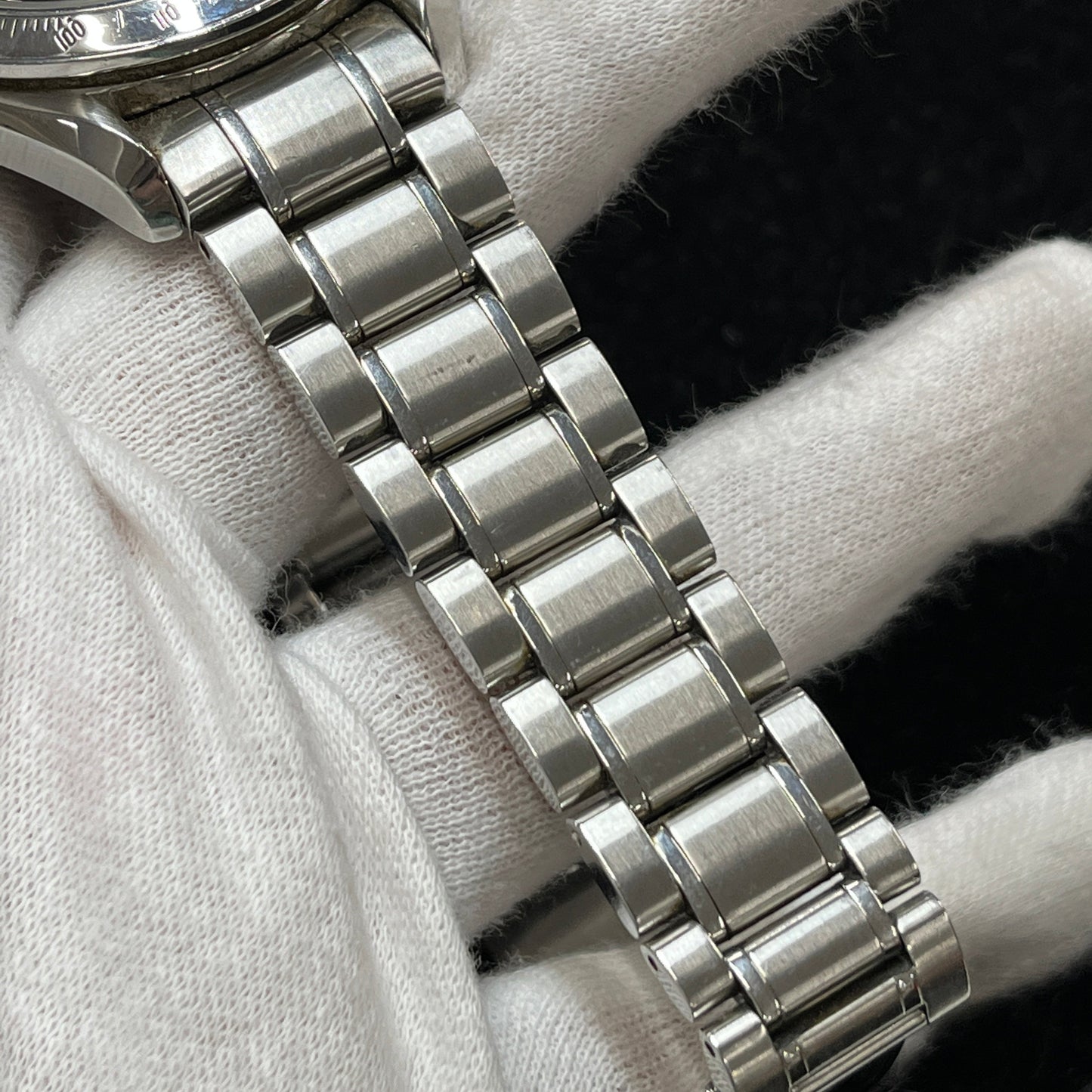 3513.50 Speedmaster Date limited to model 2O-M01-00555
