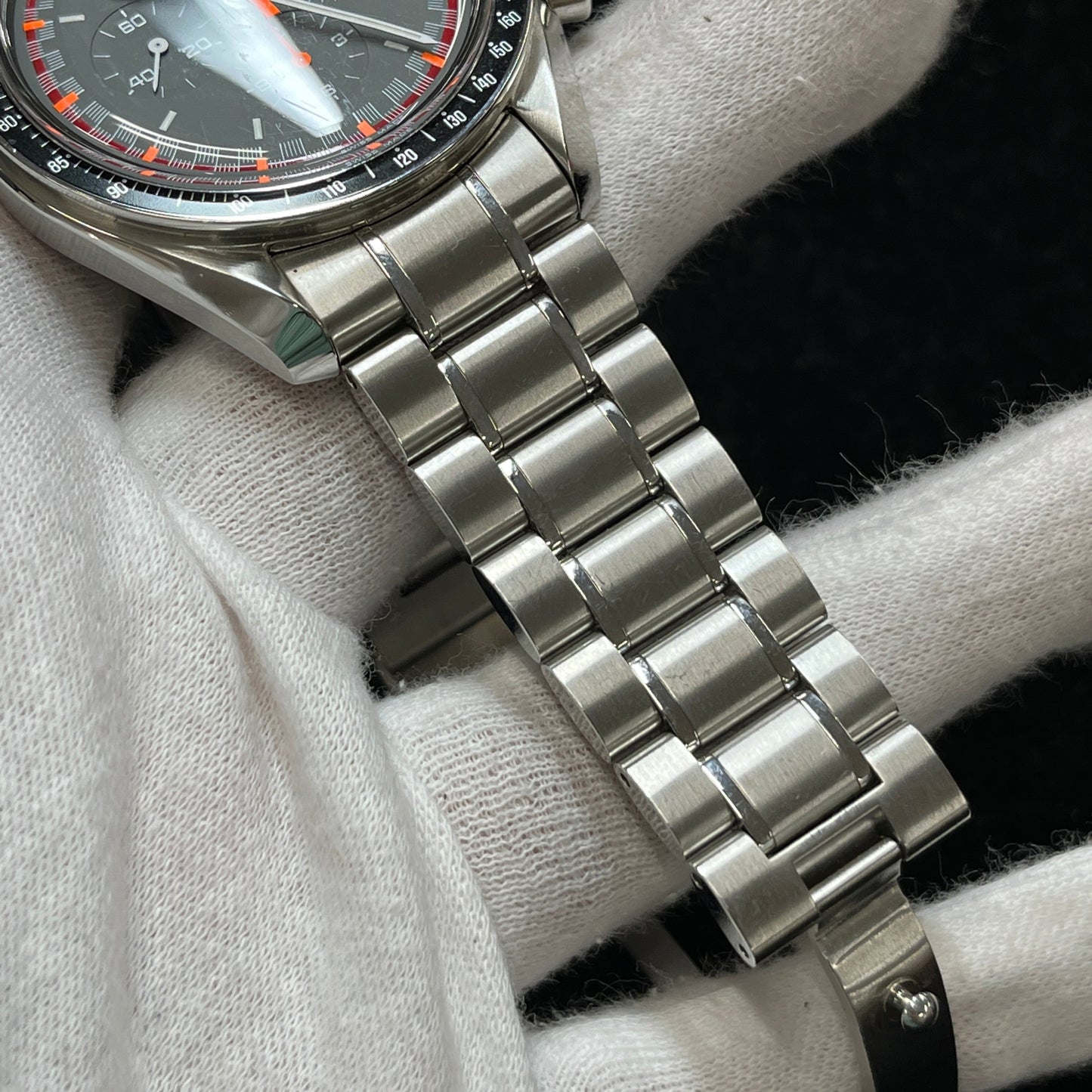 3570.40 Speedmaster Professional Racing 2O-M01-00559
