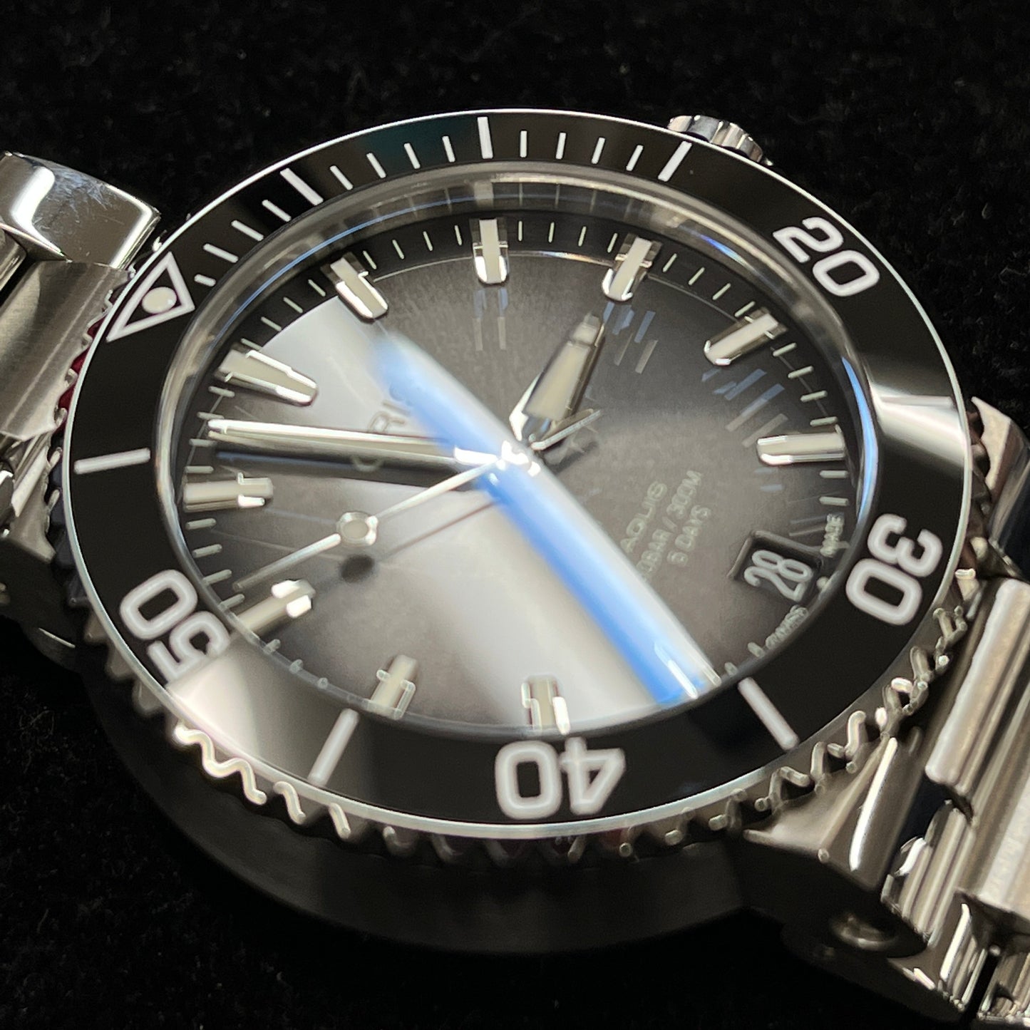 400.01.400.7769.4154 Aquis Date Caliber 400 Diving Watch 2ORI01-00006