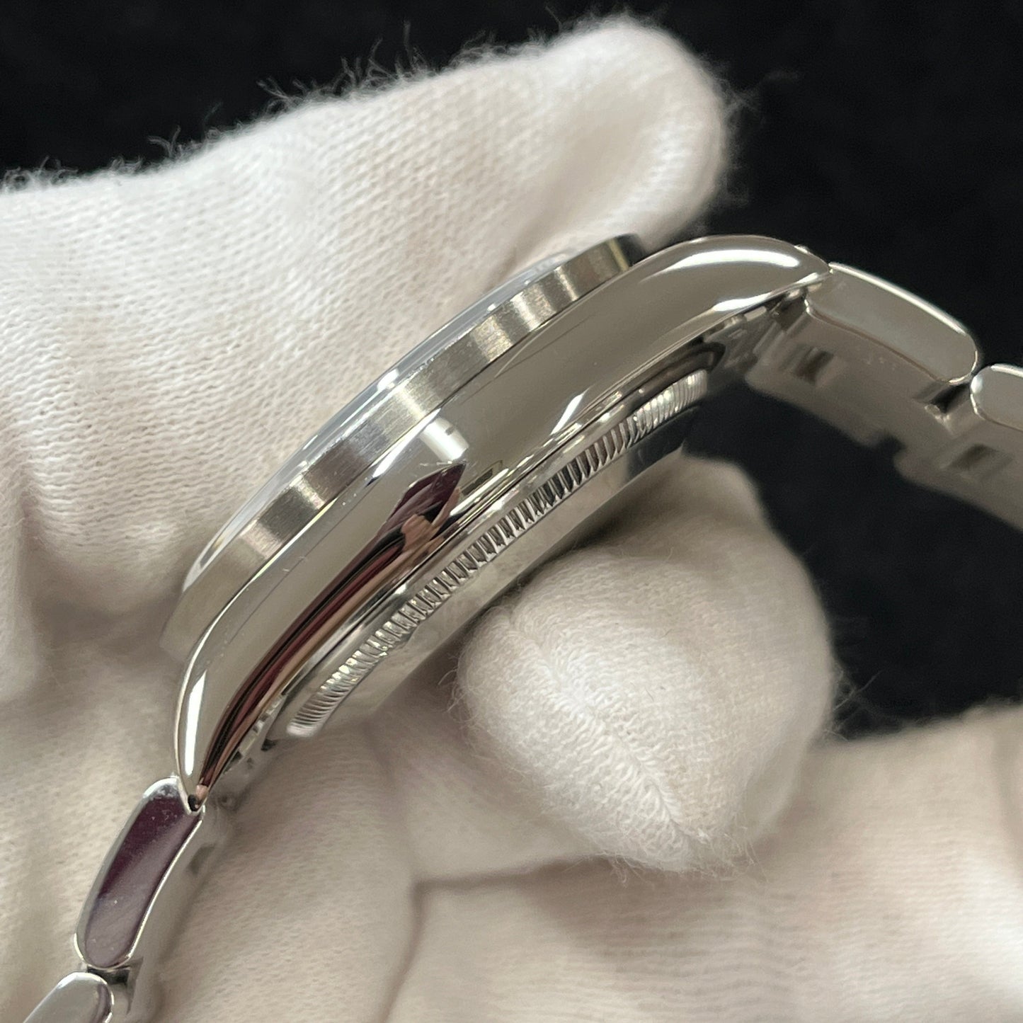 15210 Oyster Perpetual Date A serial 2R-X01-01430