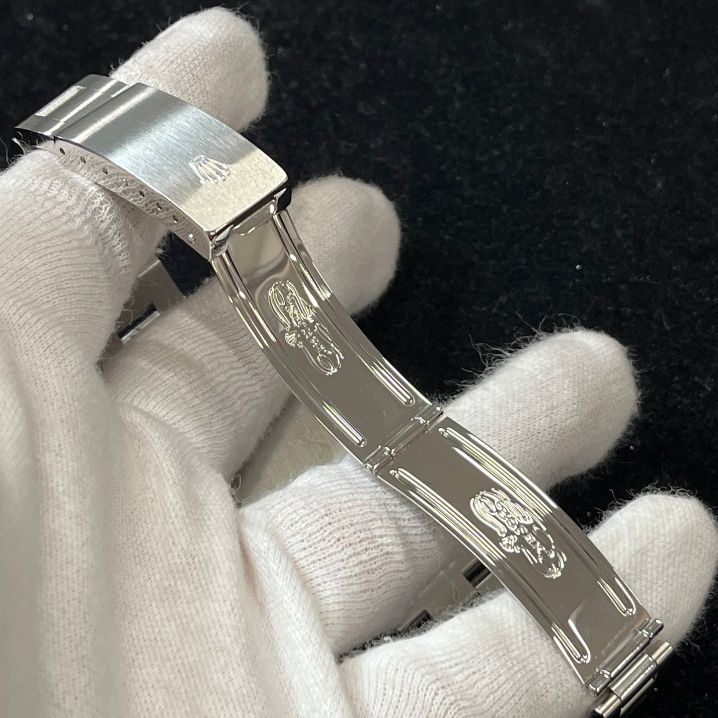 15210 Oyster Perpetual Date A serial 2R-X01-01430