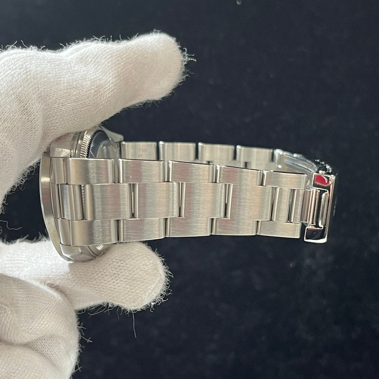 15210 Oyster Perpetual Date A serial 2R-X01-01430
