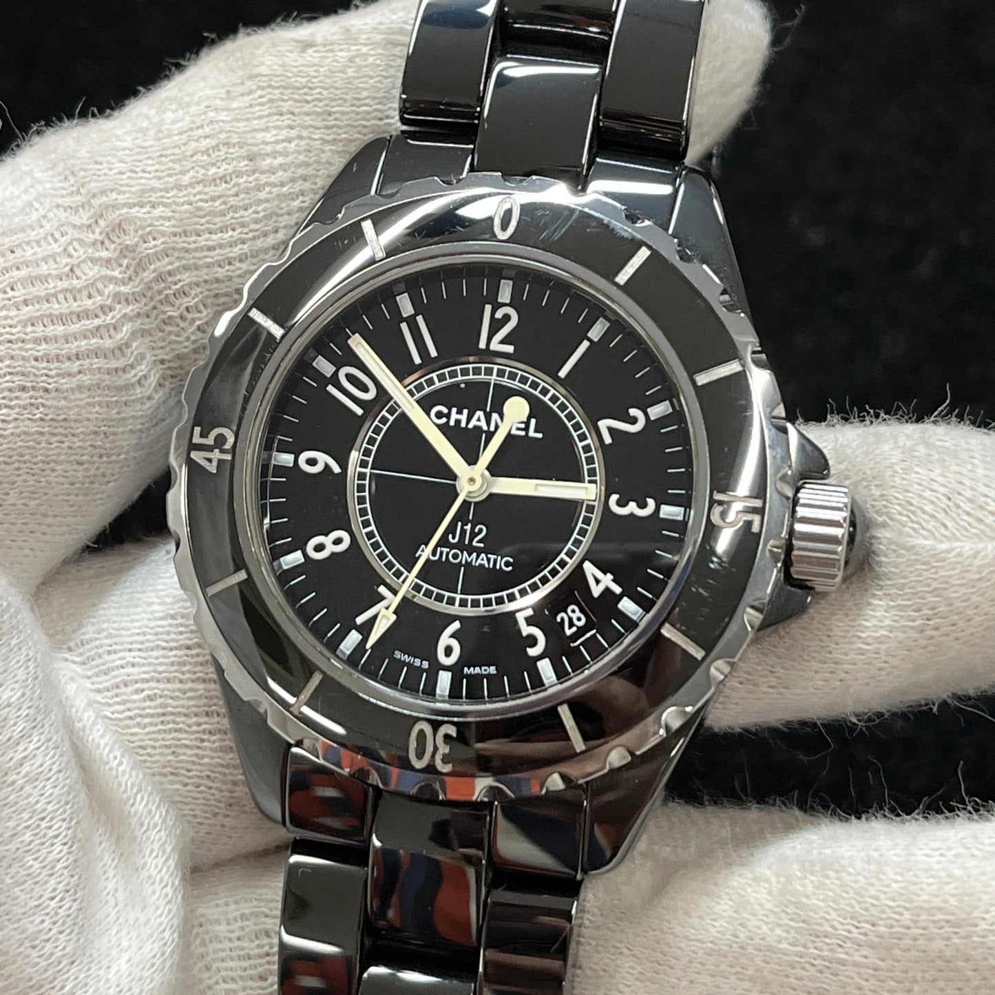 H0685 J12 Automatic 2CHA01-00124