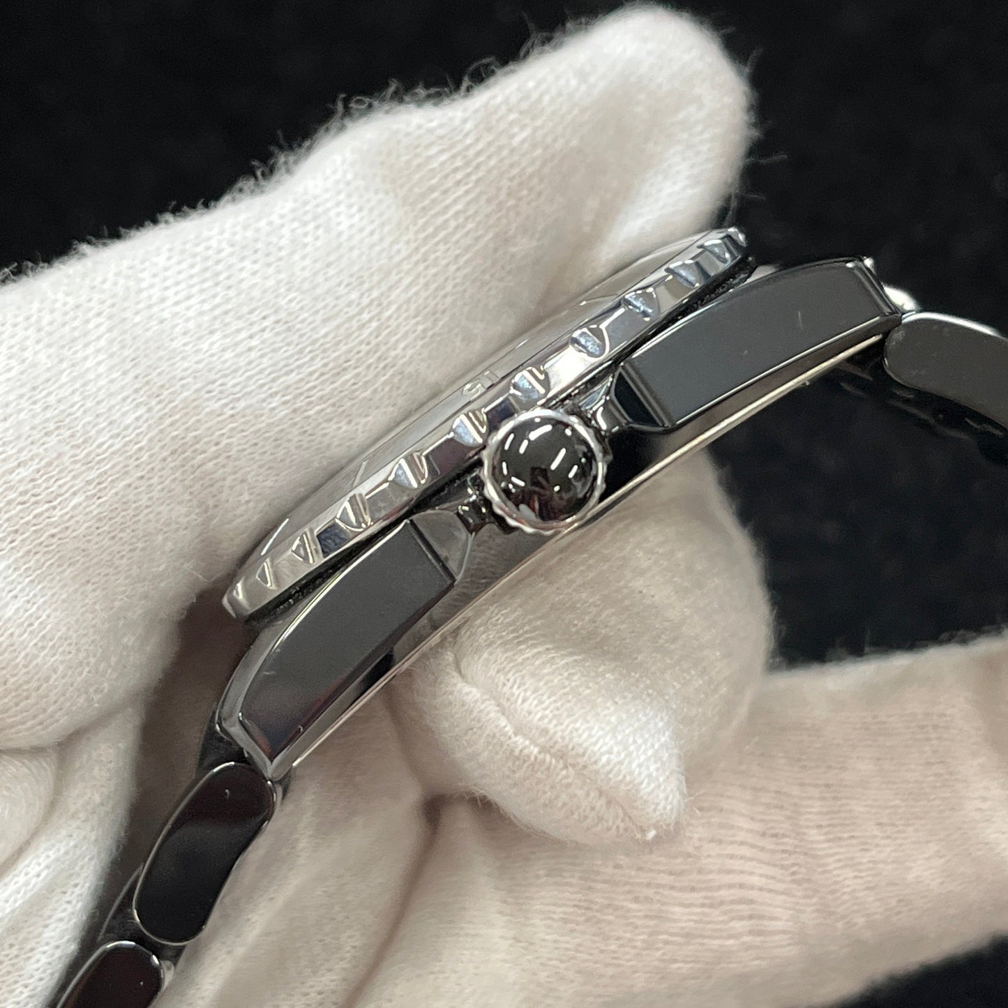 H0685 J12 Automatic 2CHA01-00124