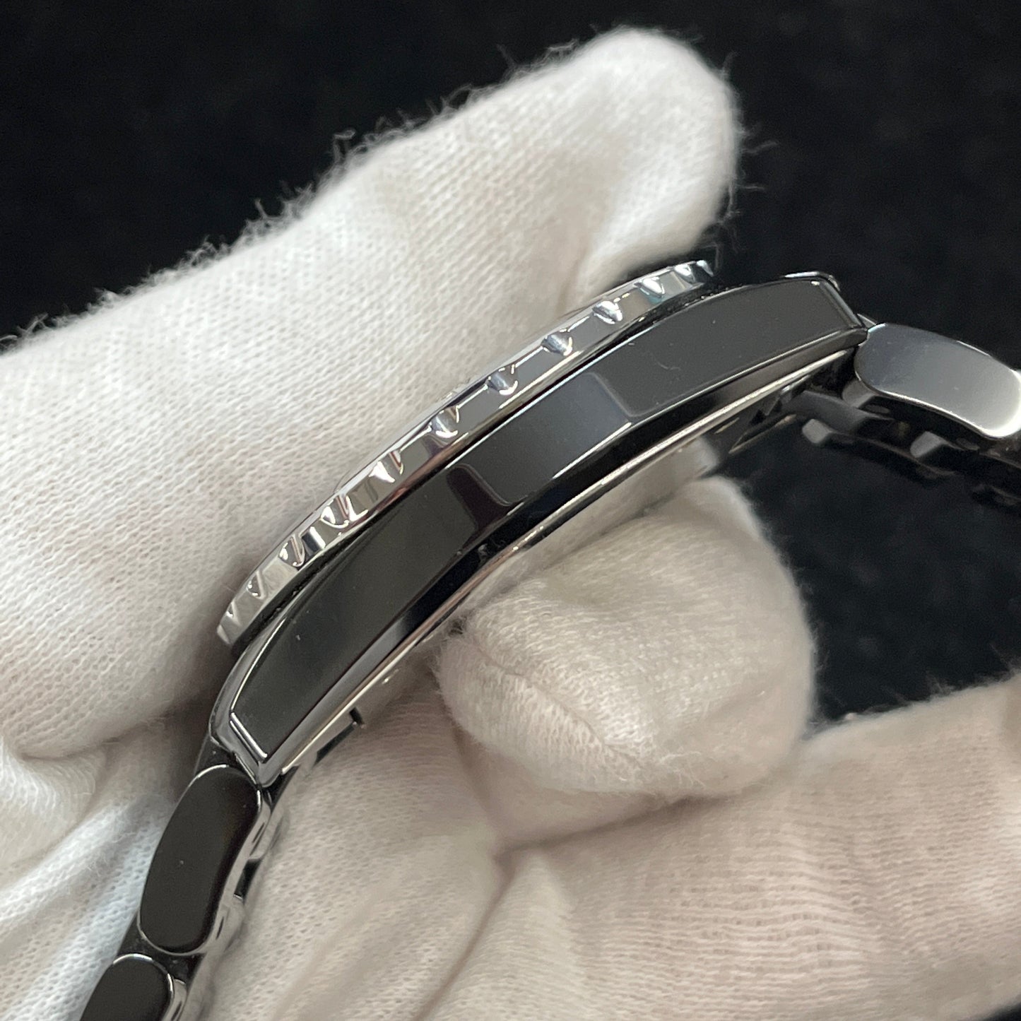 H0685 J12 Automatic 2CHA01-00124