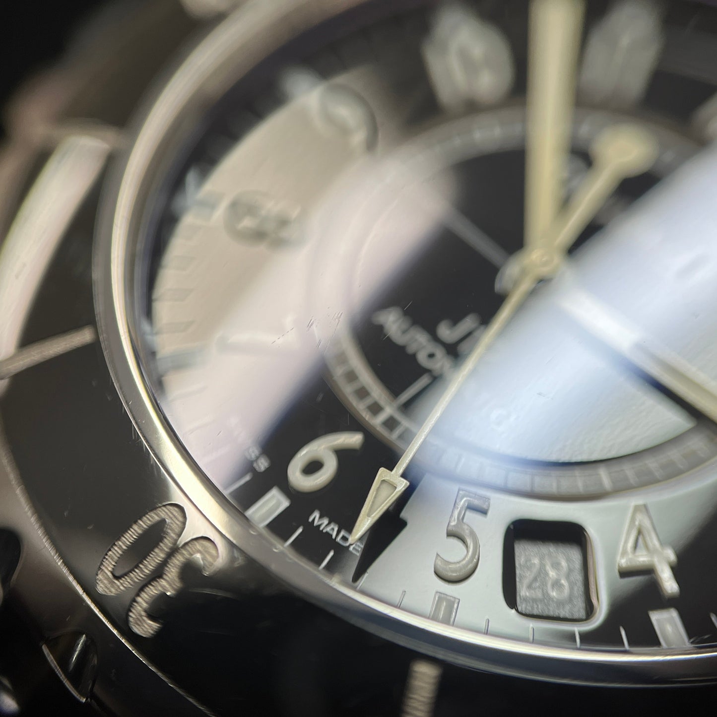 H0685 J12 Automatic 2CHA01-00124