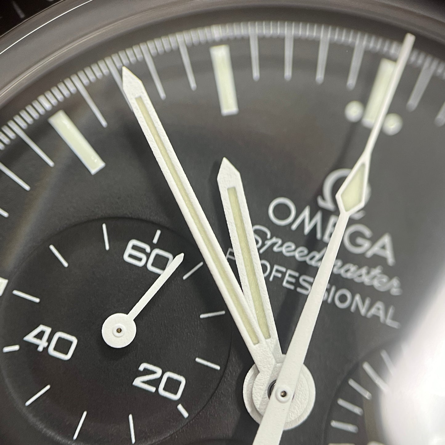 311.30.42.30.01.006 Moonwatch professional 2O-M33-00045