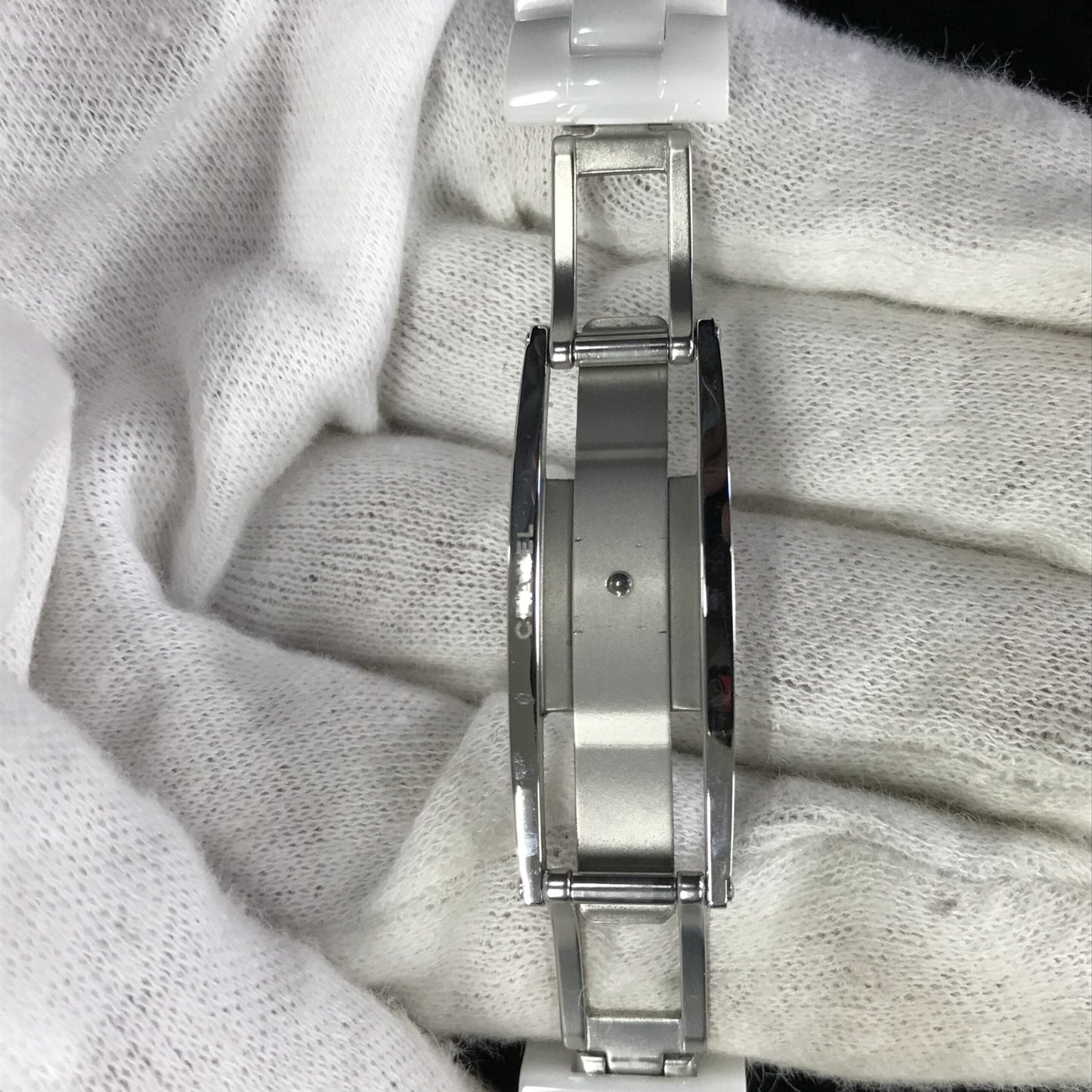 H3110 J12 White 2CHA01-00093